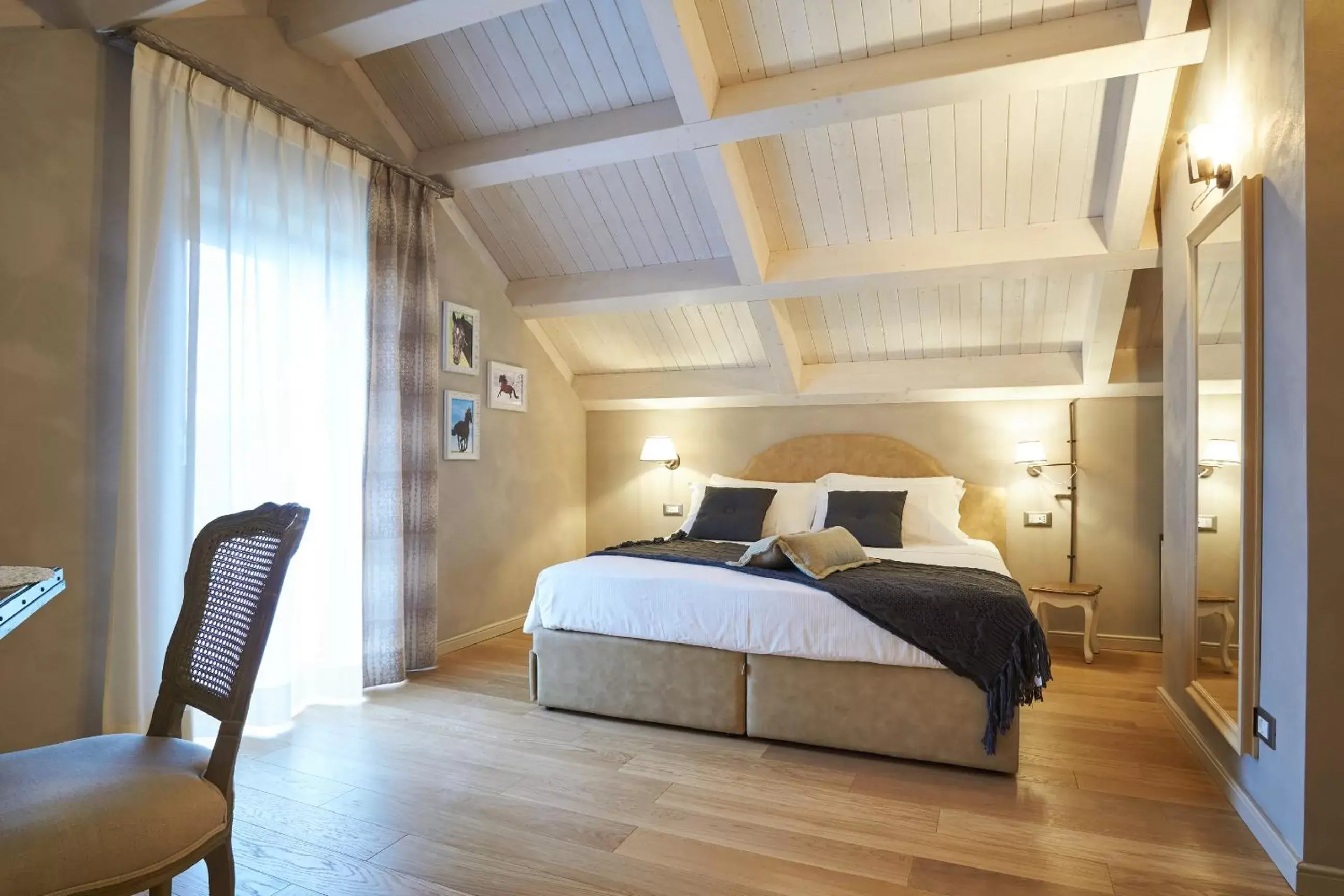 Luxury Triple Room with Bathtub - single occupancy in Relais Villa Miraglia Luxury Triple Room with Bathtub - single occupancy in Relais Villa Miraglia