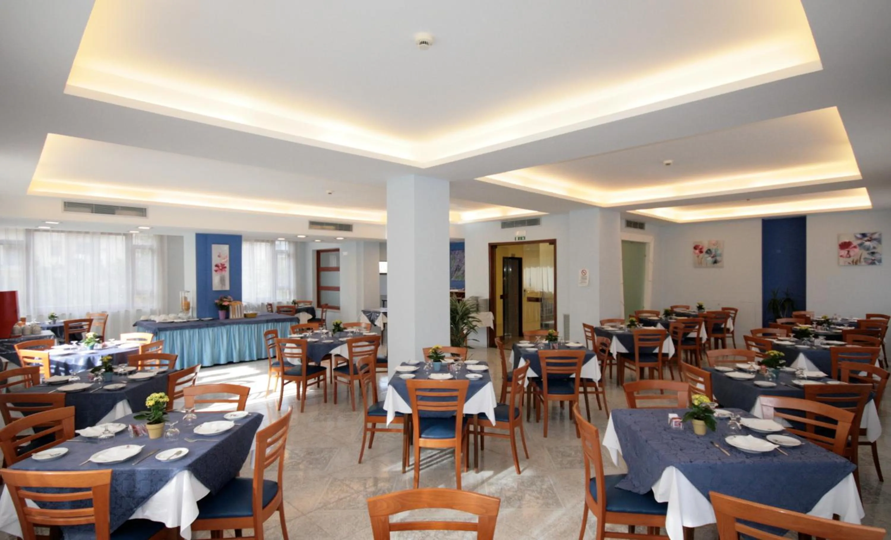 Restaurant/places to eat in Hotel Leone