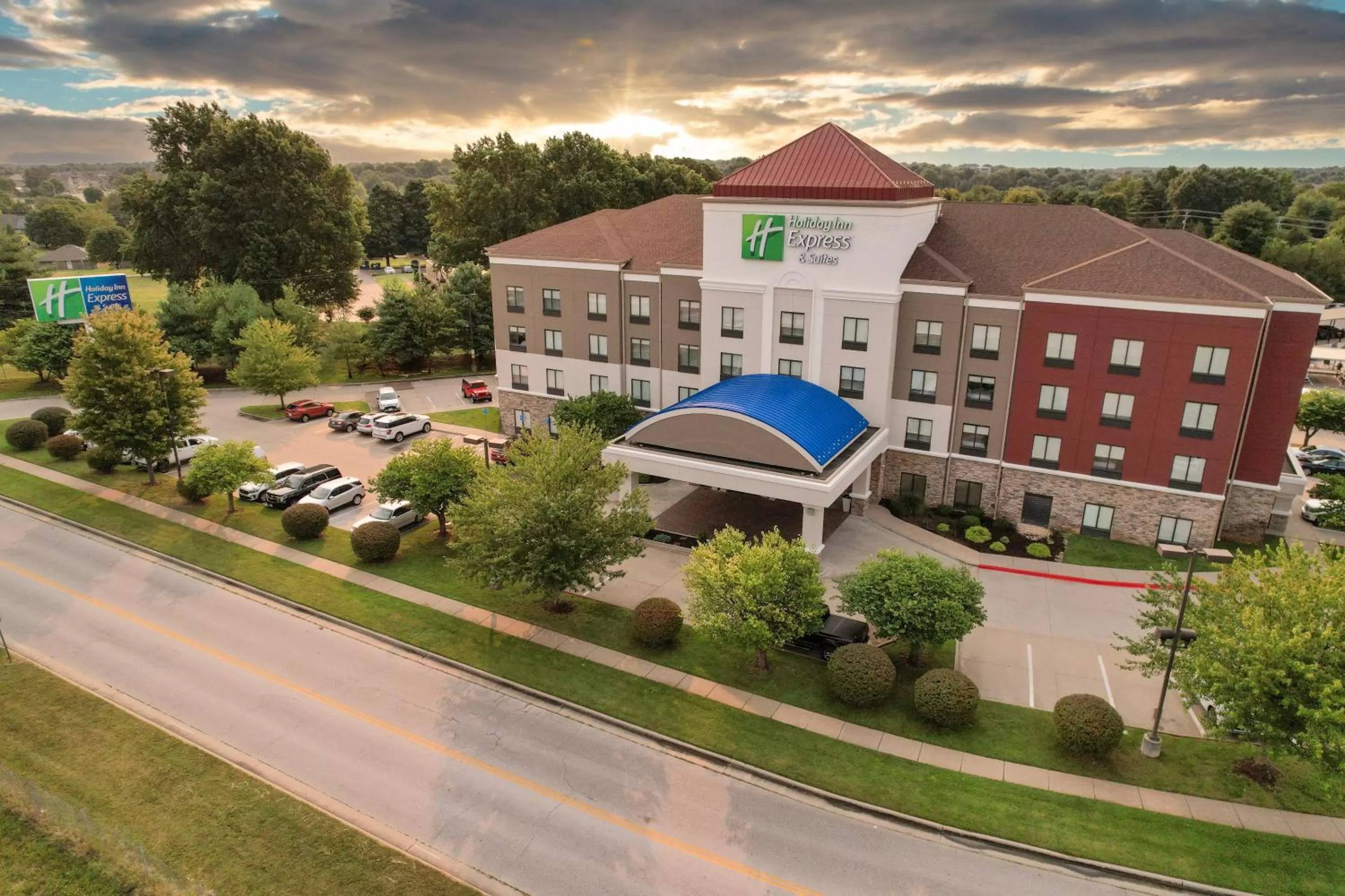 Property building in Holiday Inn Express and Suites Springfield Medical District by IHG