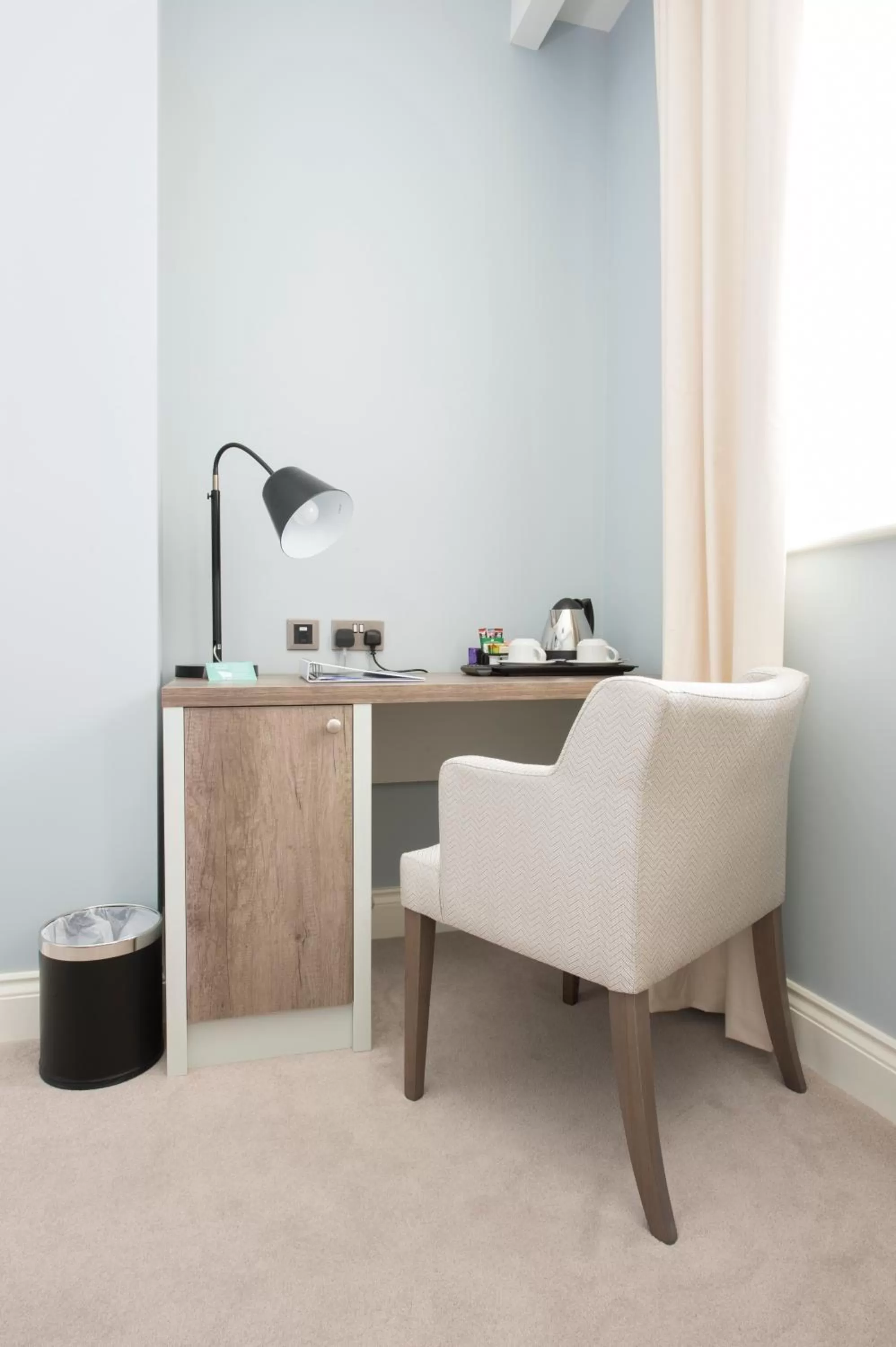 Coffee/tea facilities in Yarrow Hotel