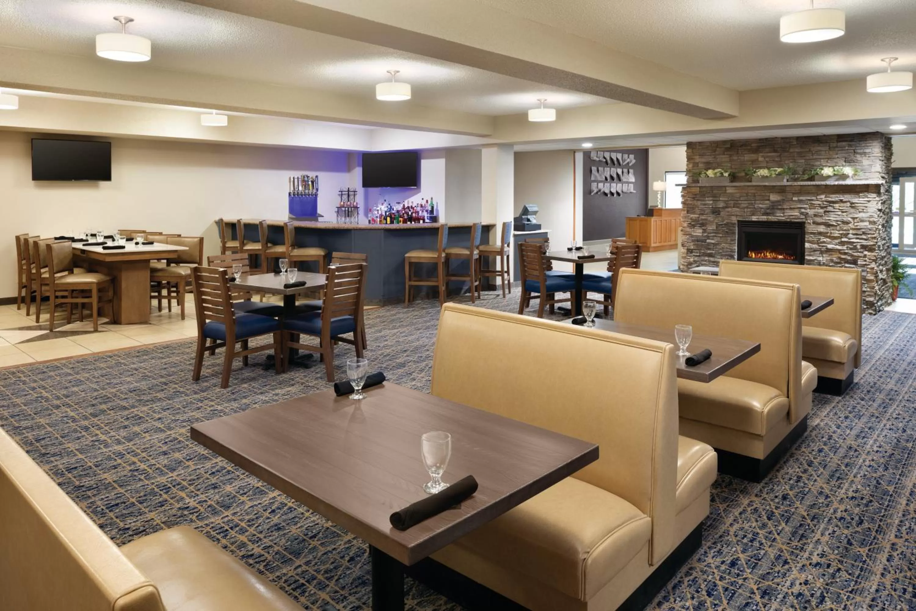 Restaurant/places to eat in Radisson Hotel Ames Conference Center at ISU