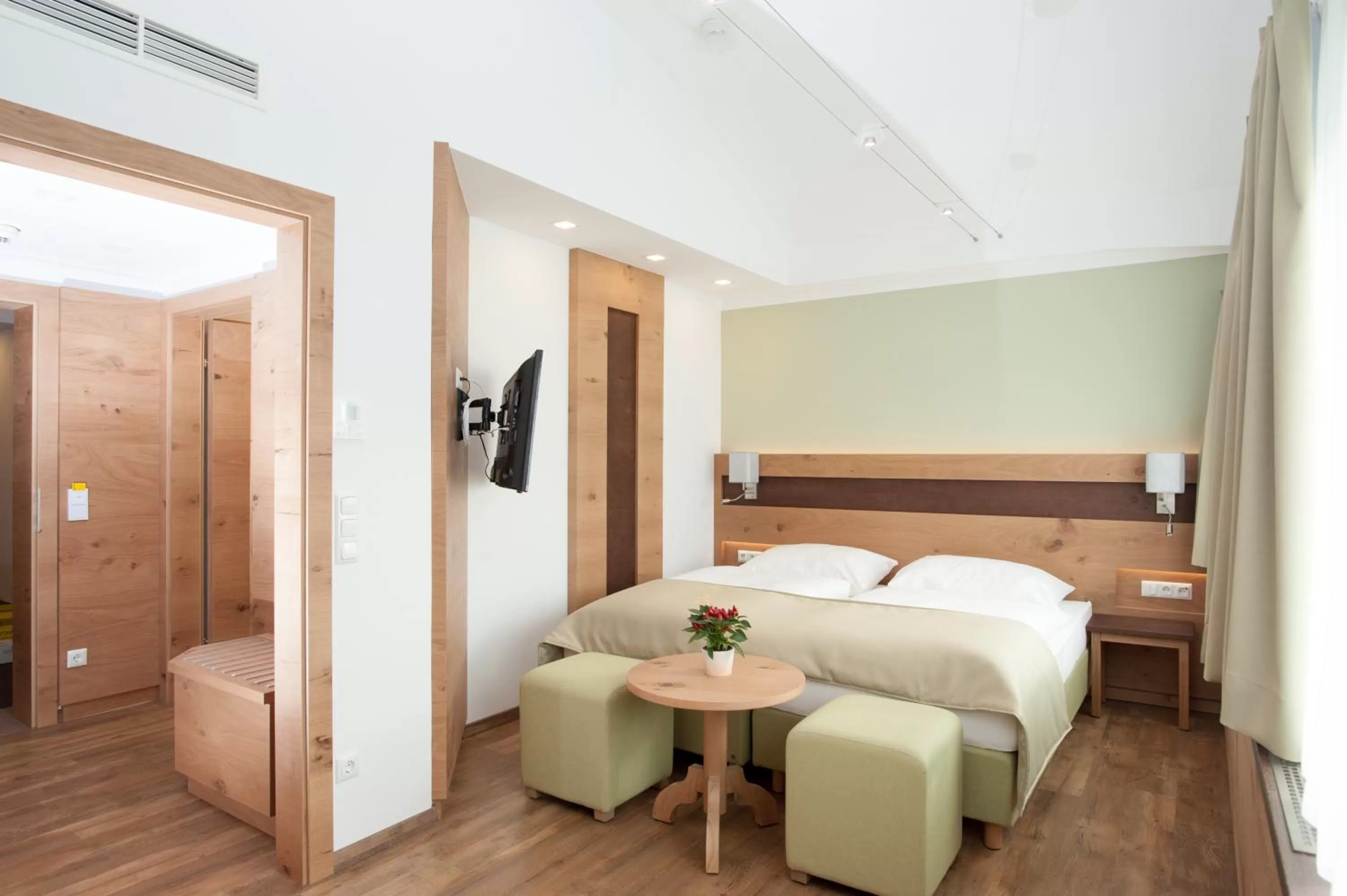 Day, Bed in Hotel zur Post