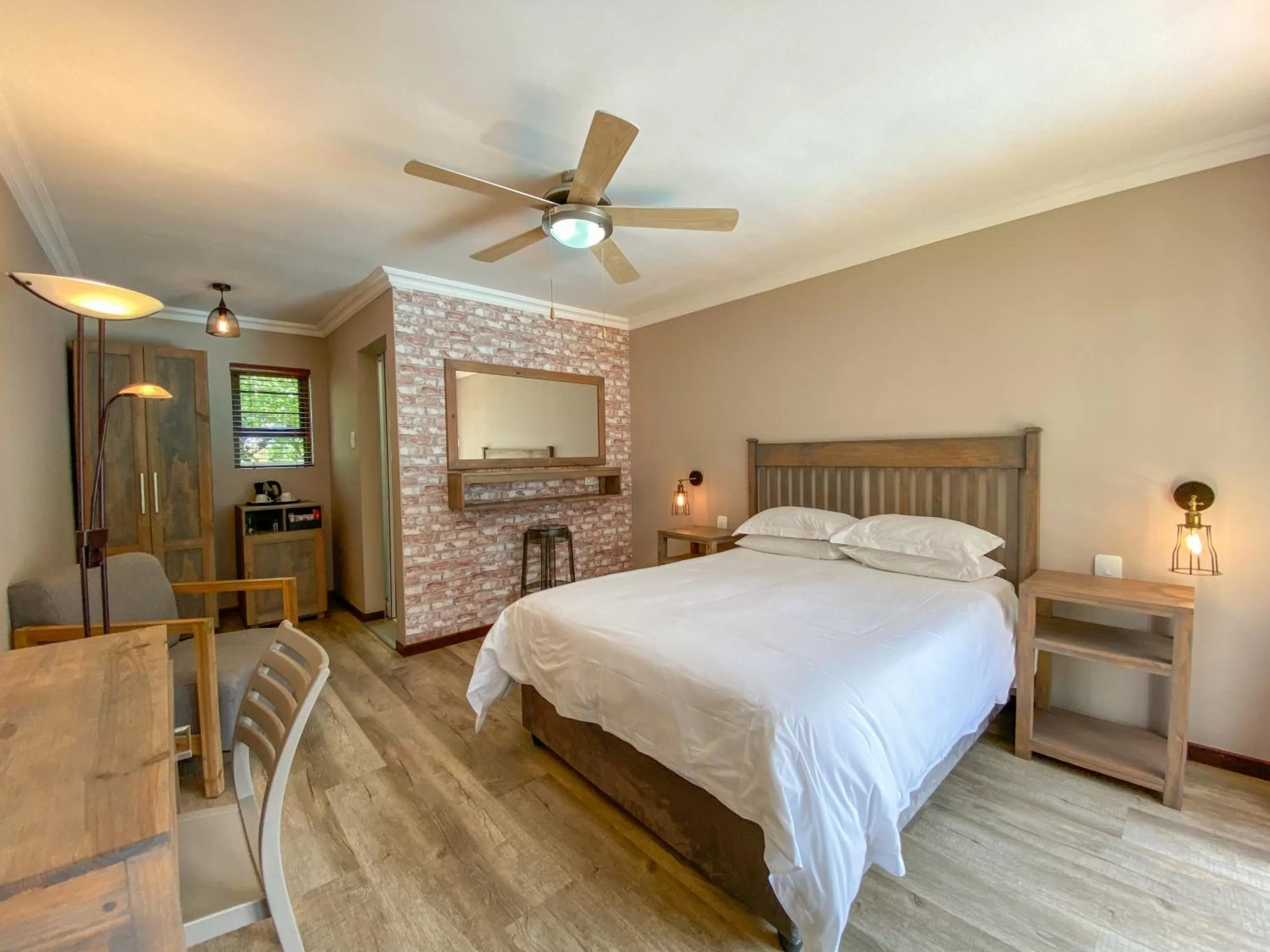 Bed in Loerie Guest Lodge