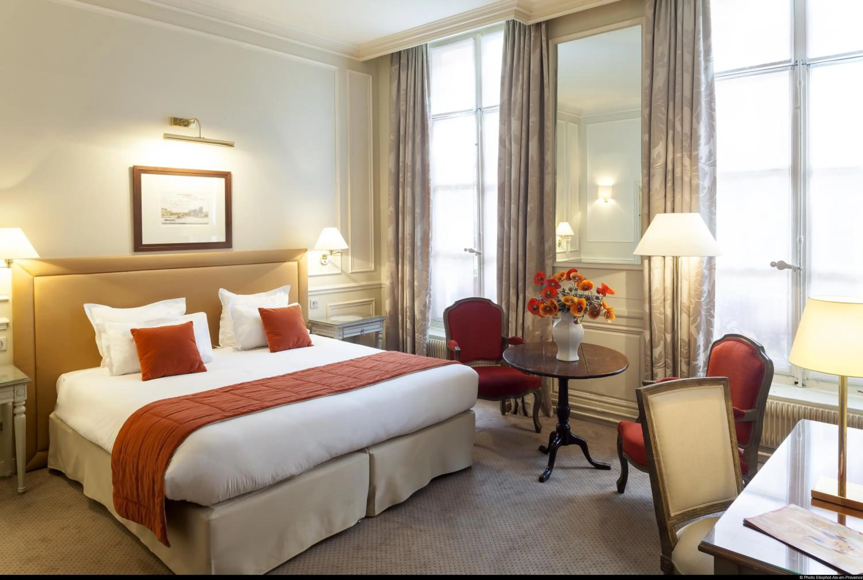 Bed in Hotel de L'Universite