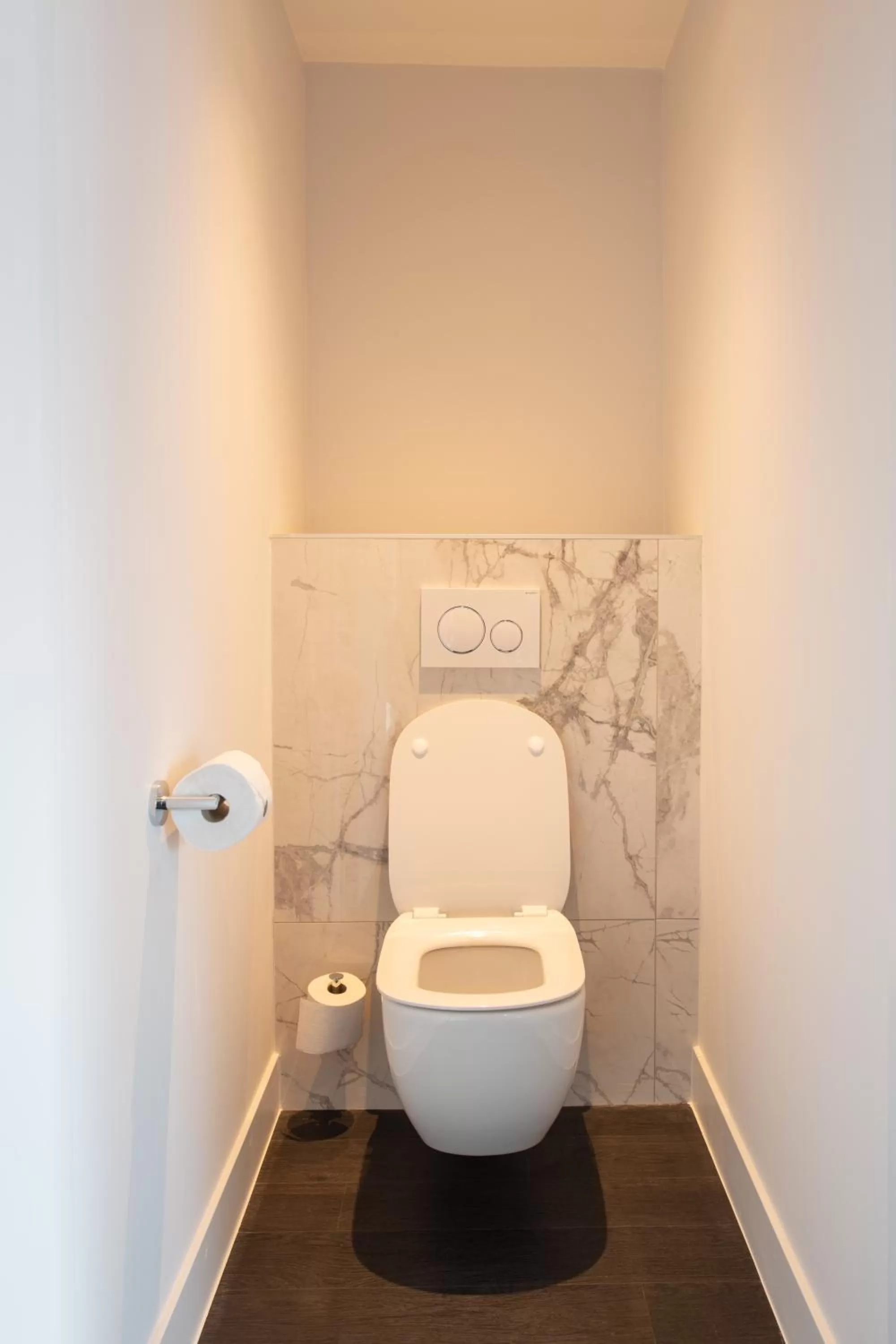 Toilet in Boutique Hotel Sablon by CW Hotel Collection