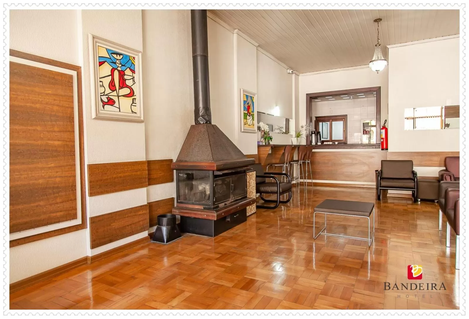 Seating area in Bandeira Hotel