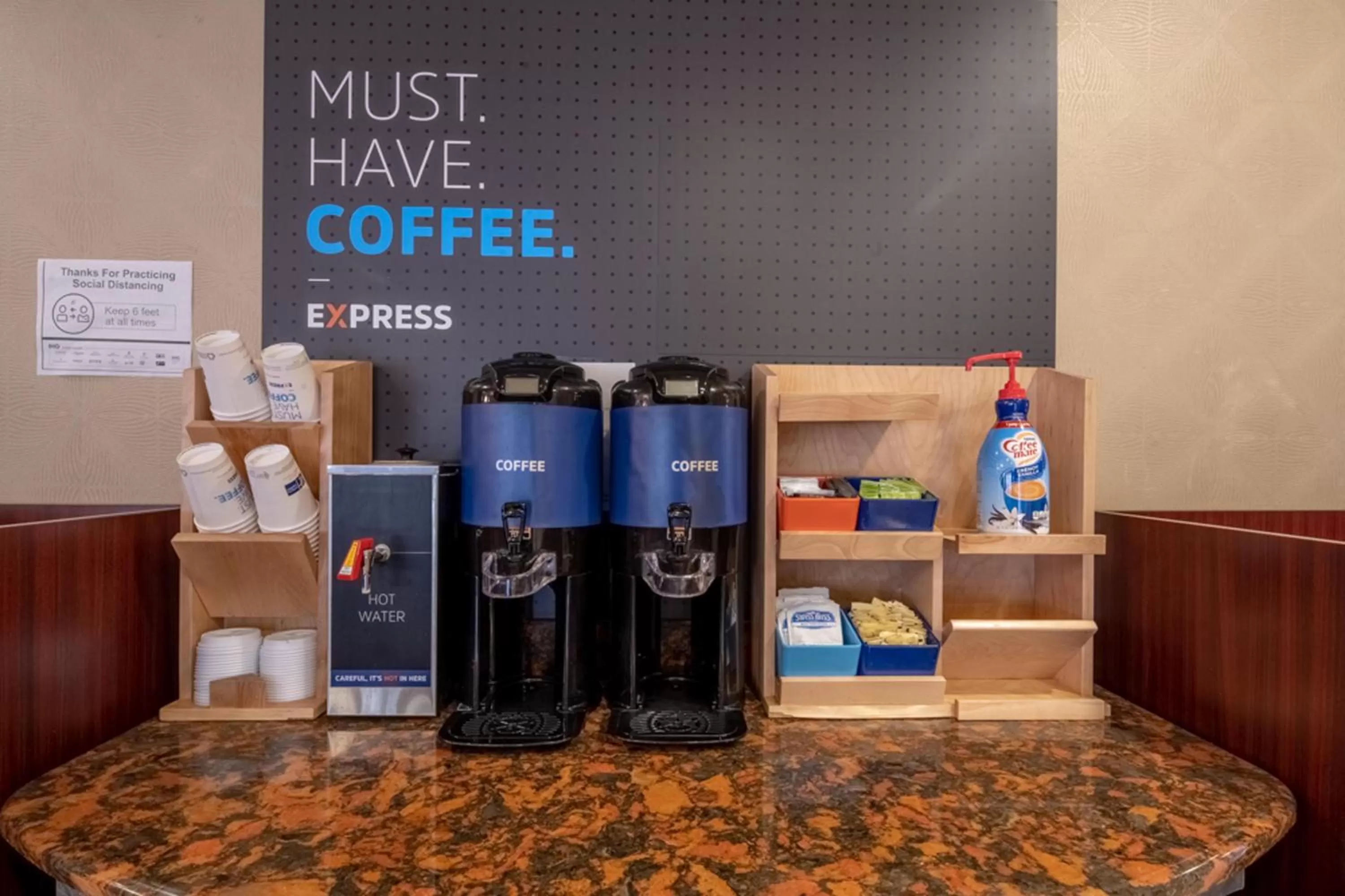 Coffee/tea facilities in Holiday Inn Express Hotel & Suites Pittsburgh Airport by IHG