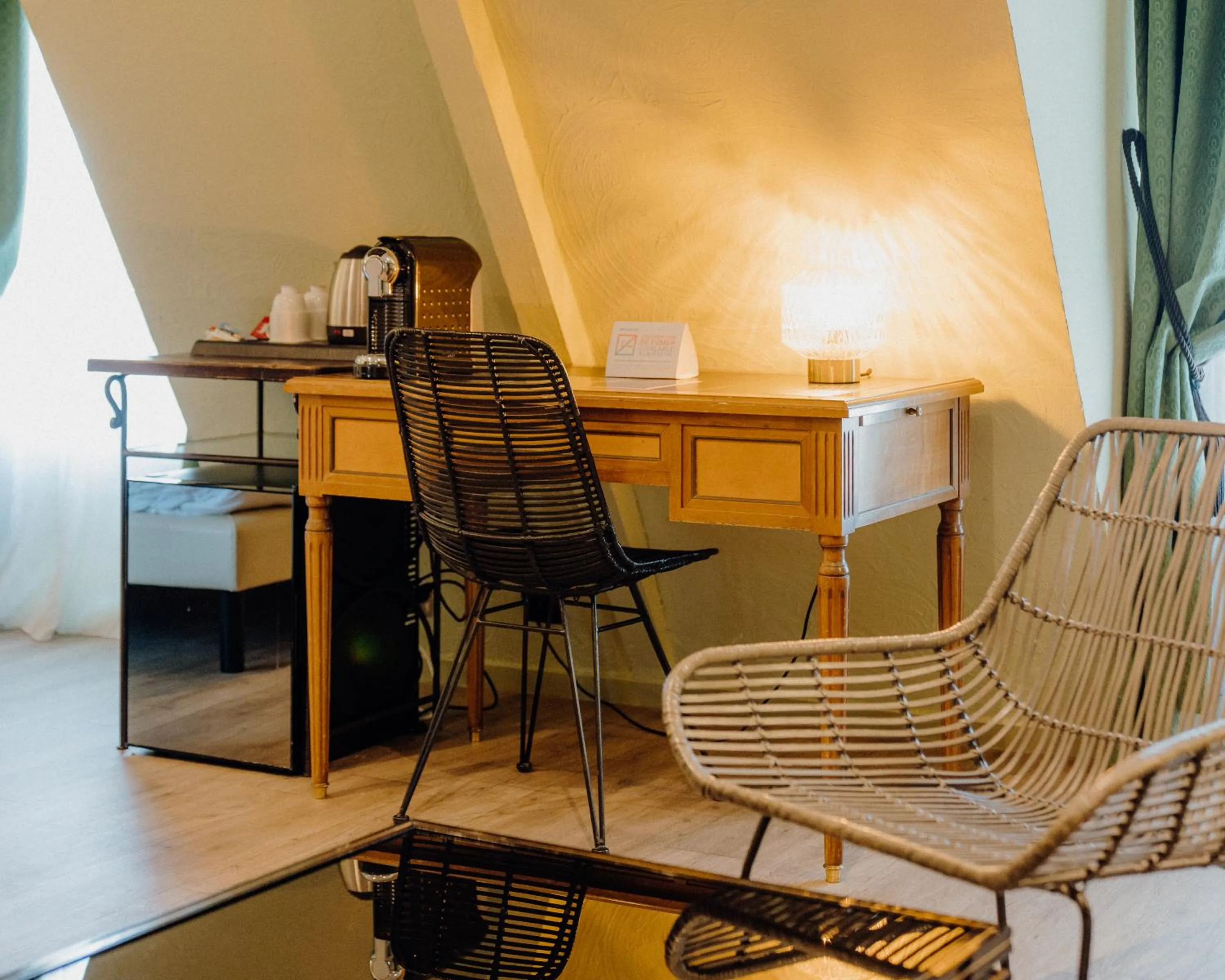 Seating area in Hotel Le Grimaldi by Happyculture