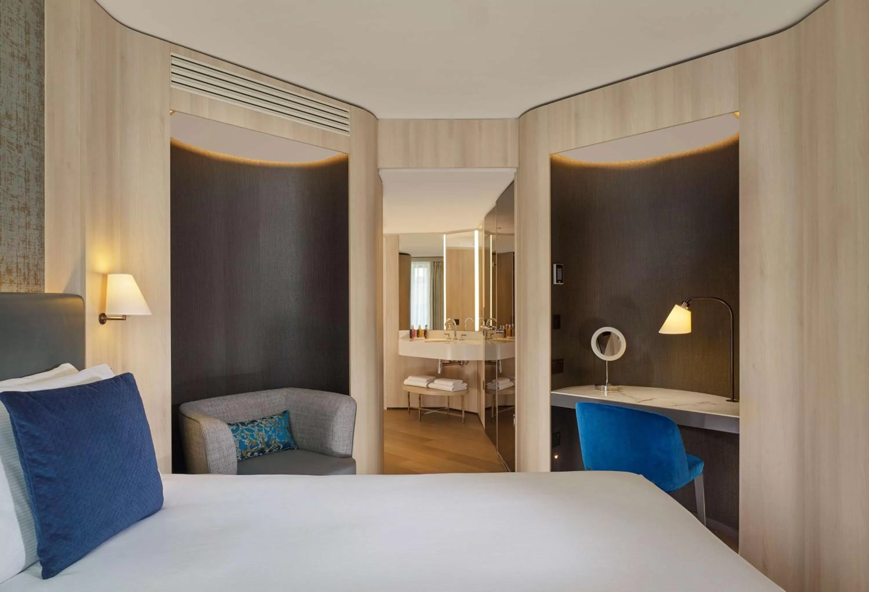 Bed in The Westminster London, Curio Collection by Hilton