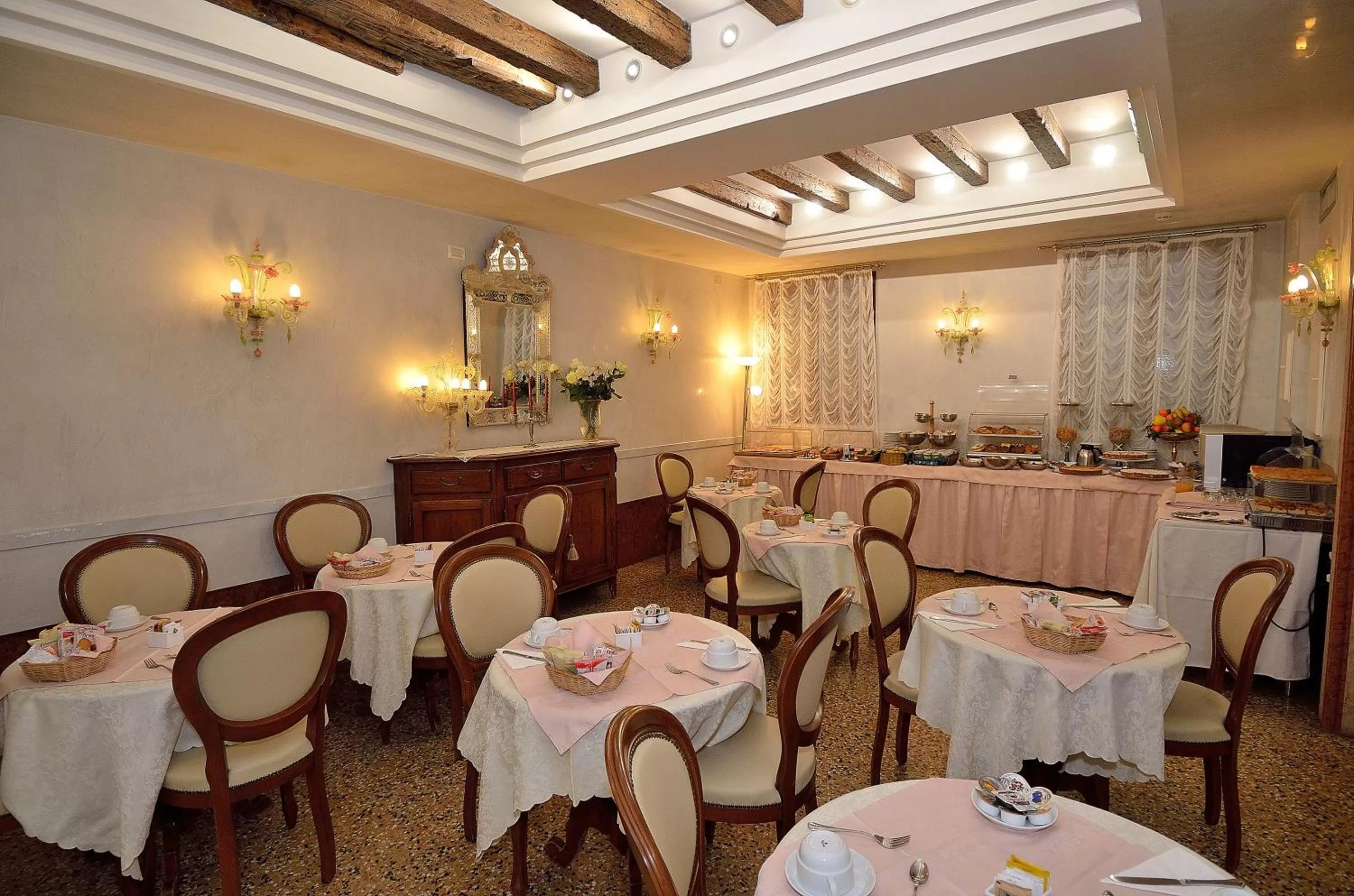 Restaurant/places to eat in Hotel Da Bruno