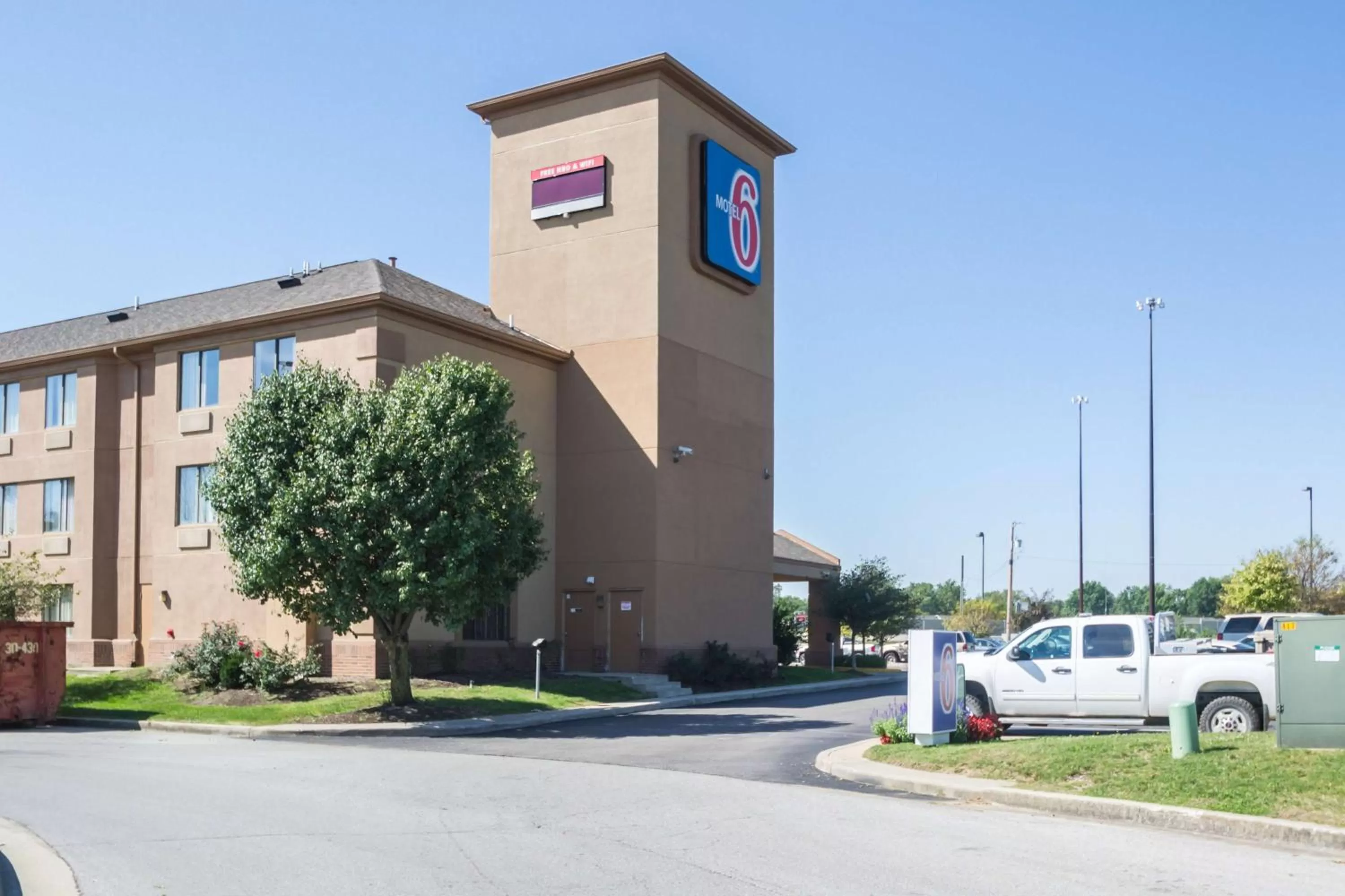 Property building in Motel 6-Indianapolis, IN - Airport