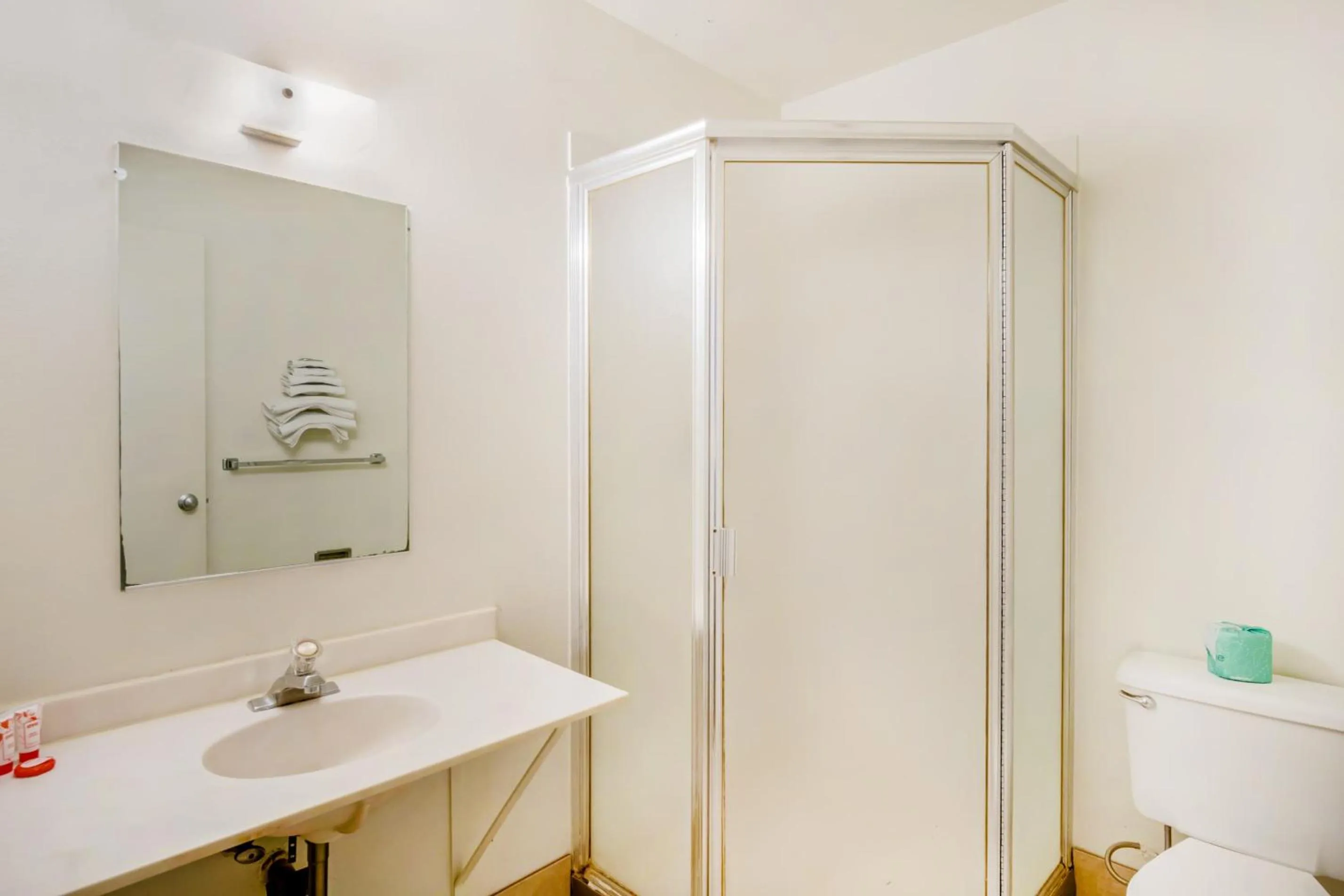 Bathroom in OYO Hotel Oklahoma City Northeast