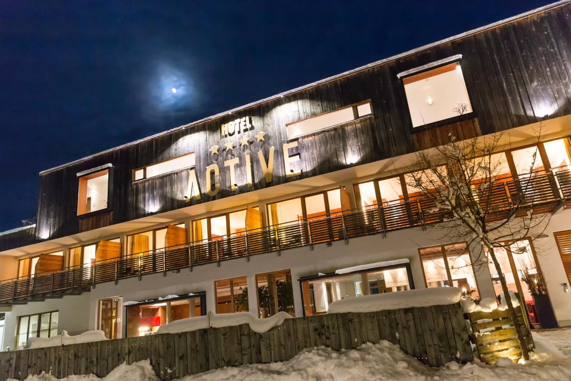 Facade/entrance in ACTIVE by Leitner's