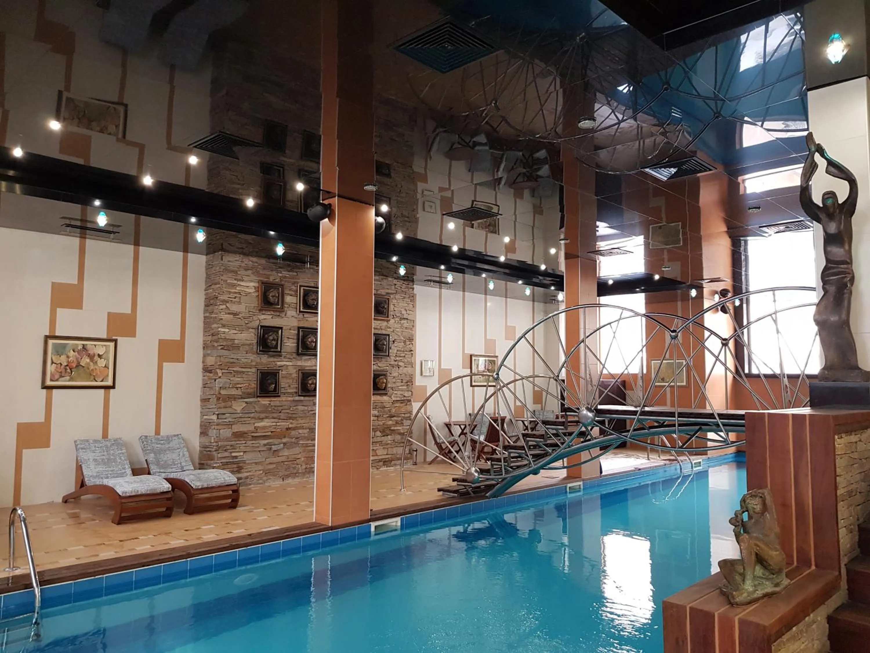 Swimming pool in Hotel Anel