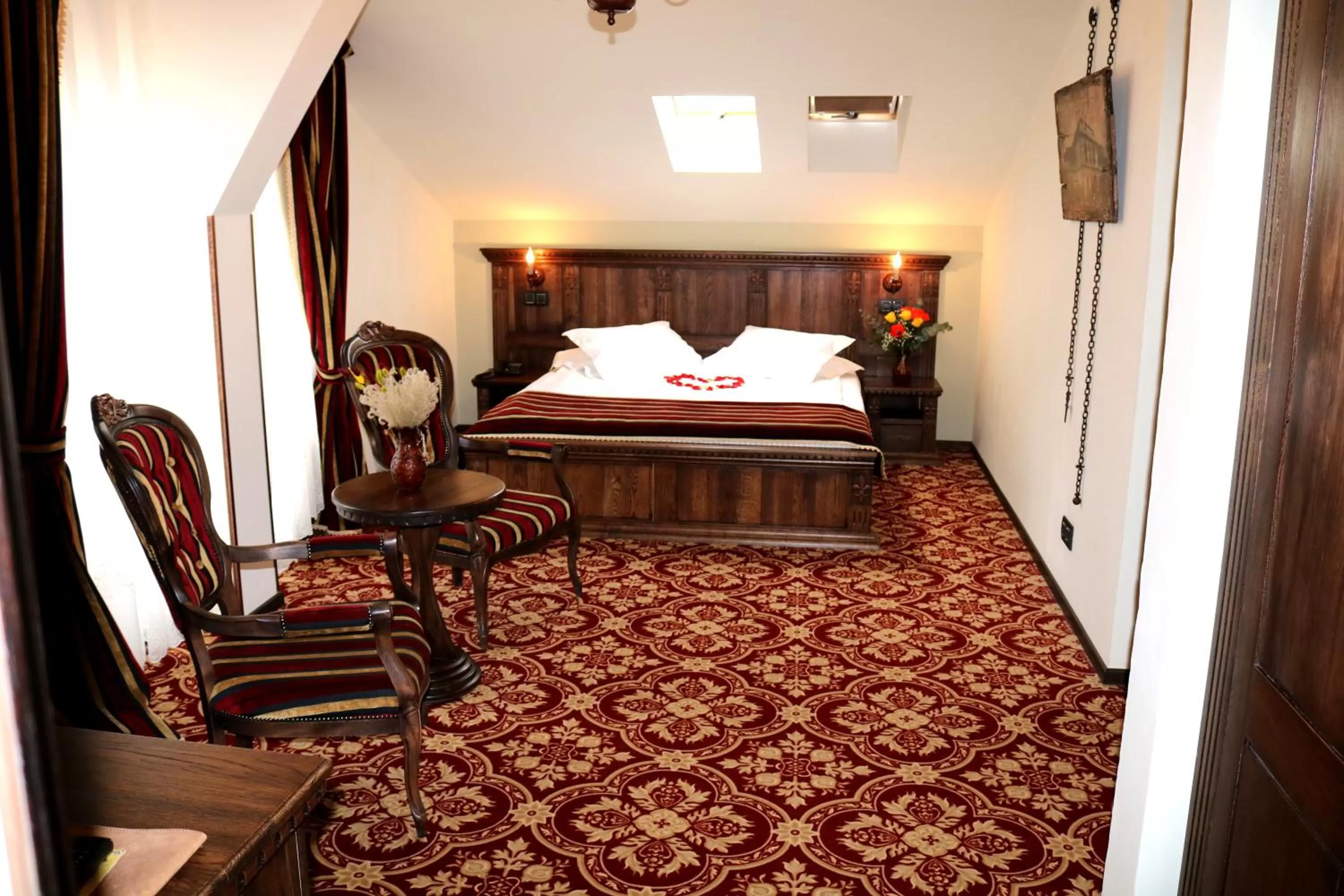 Photo of the whole room, Bed in Castel Transilvania