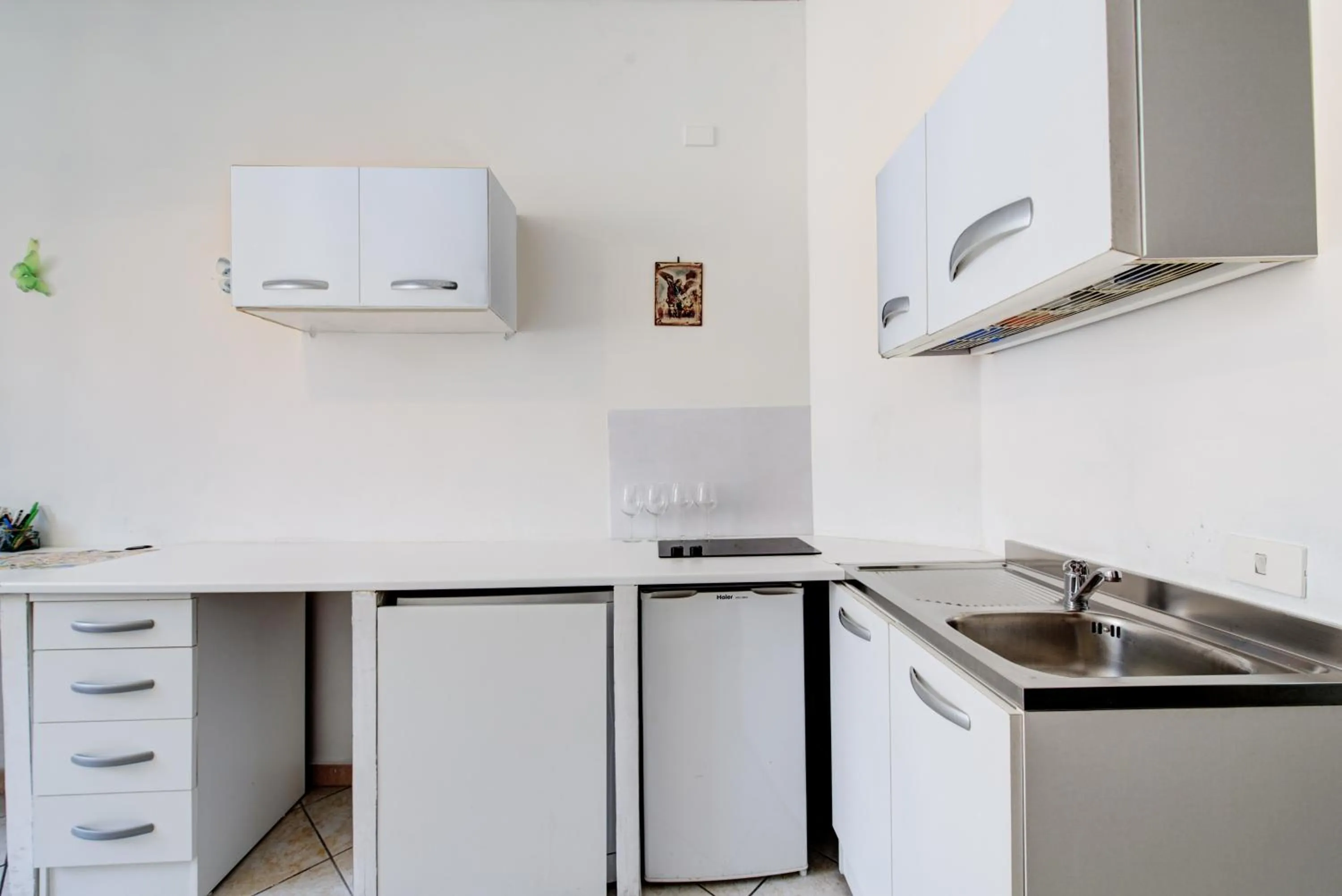 Communal kitchen in In the Center Guesthouse