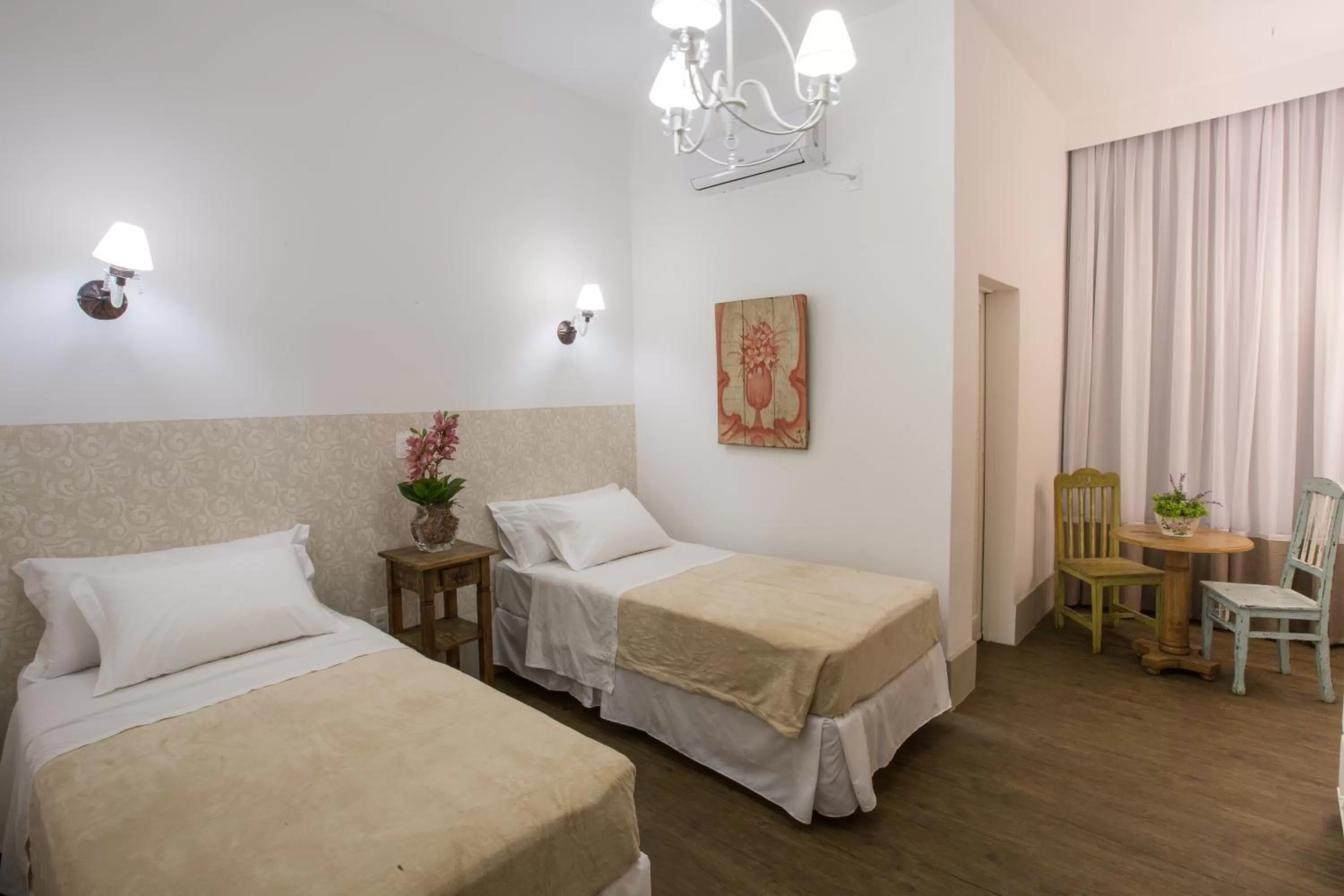 Photo of the whole room, Bed in Pousada Armazém 26