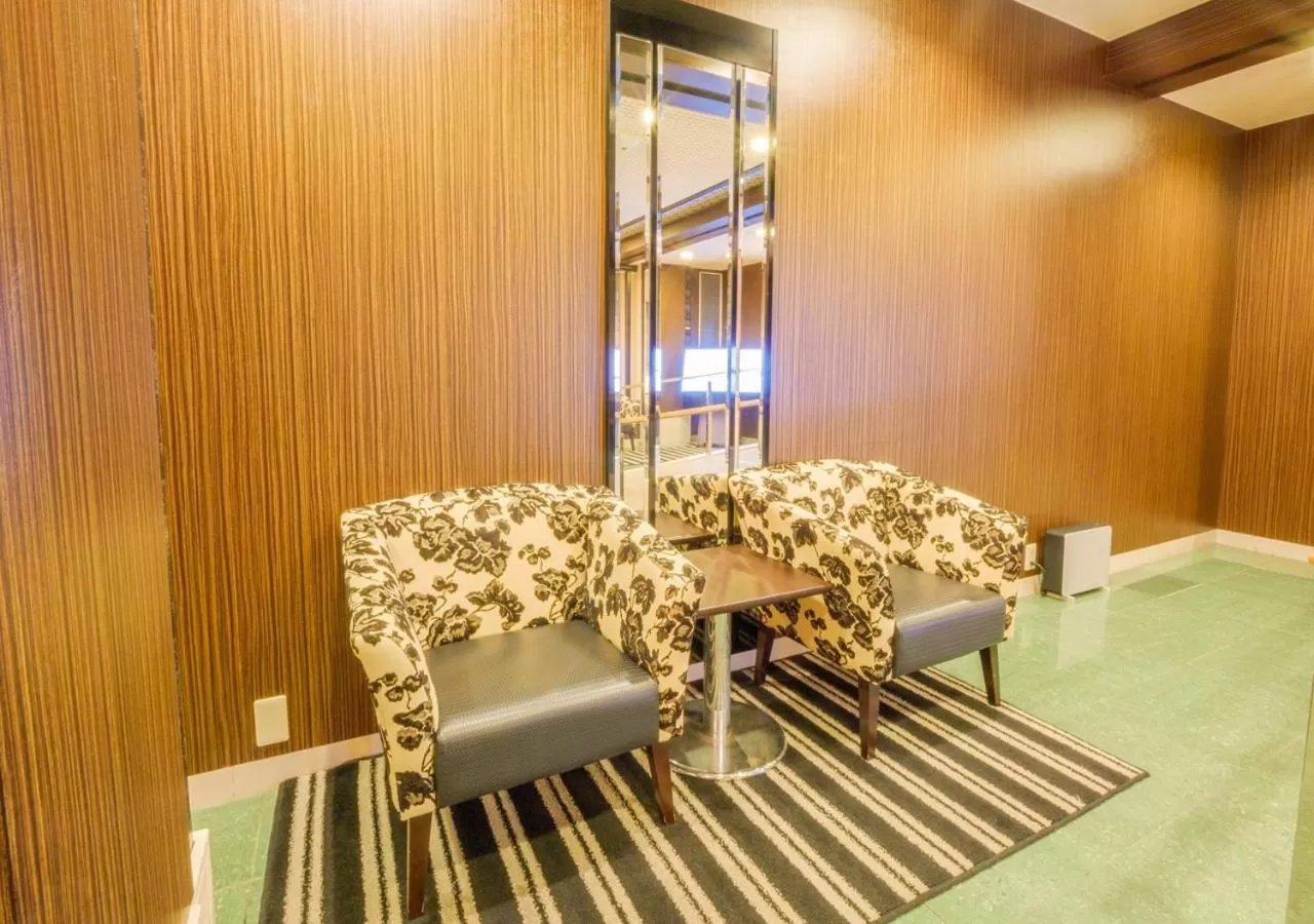 Lobby or reception in APA Hotel Miyazaki Nobeoka Ekimae