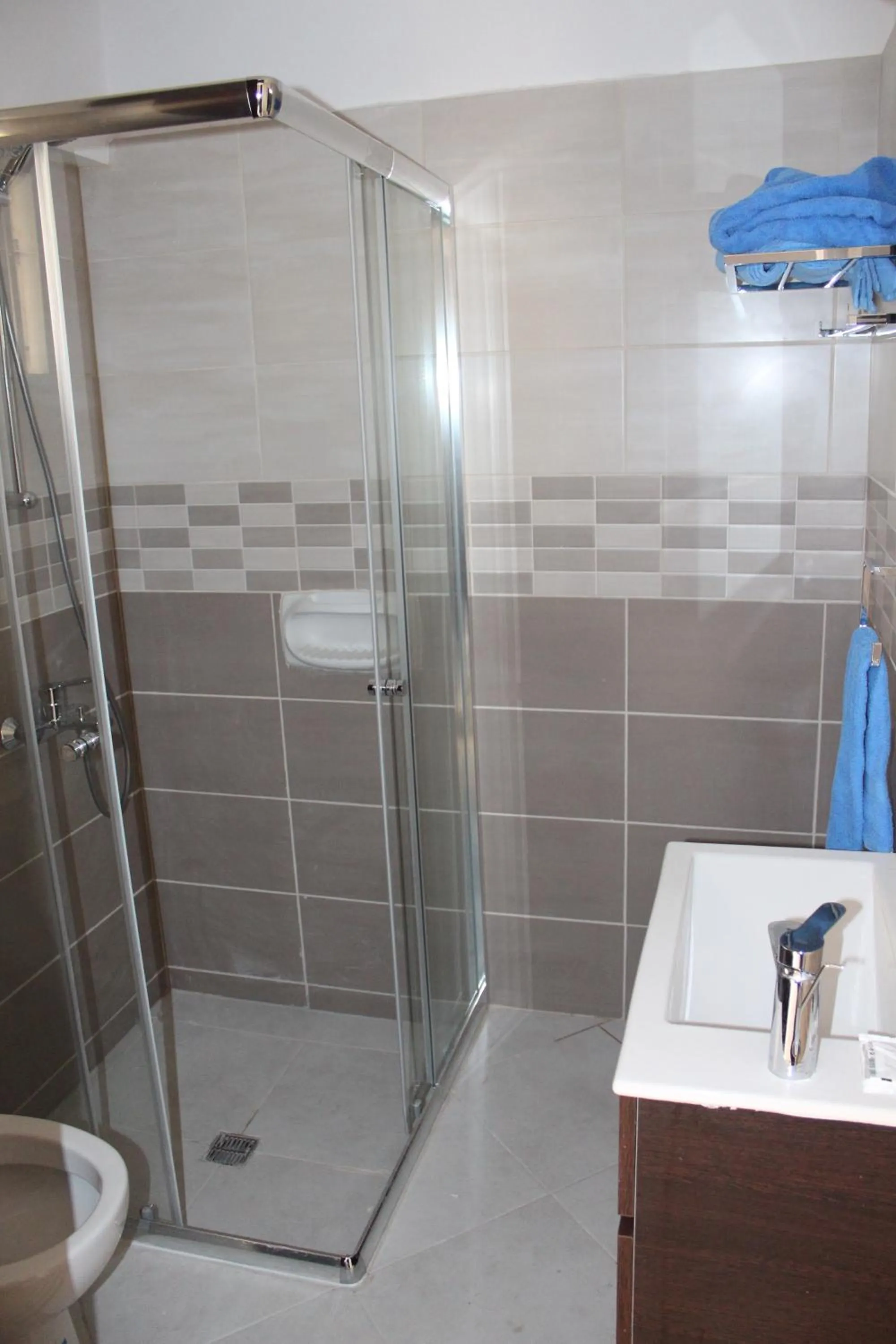 Shower in Petsas Apartments