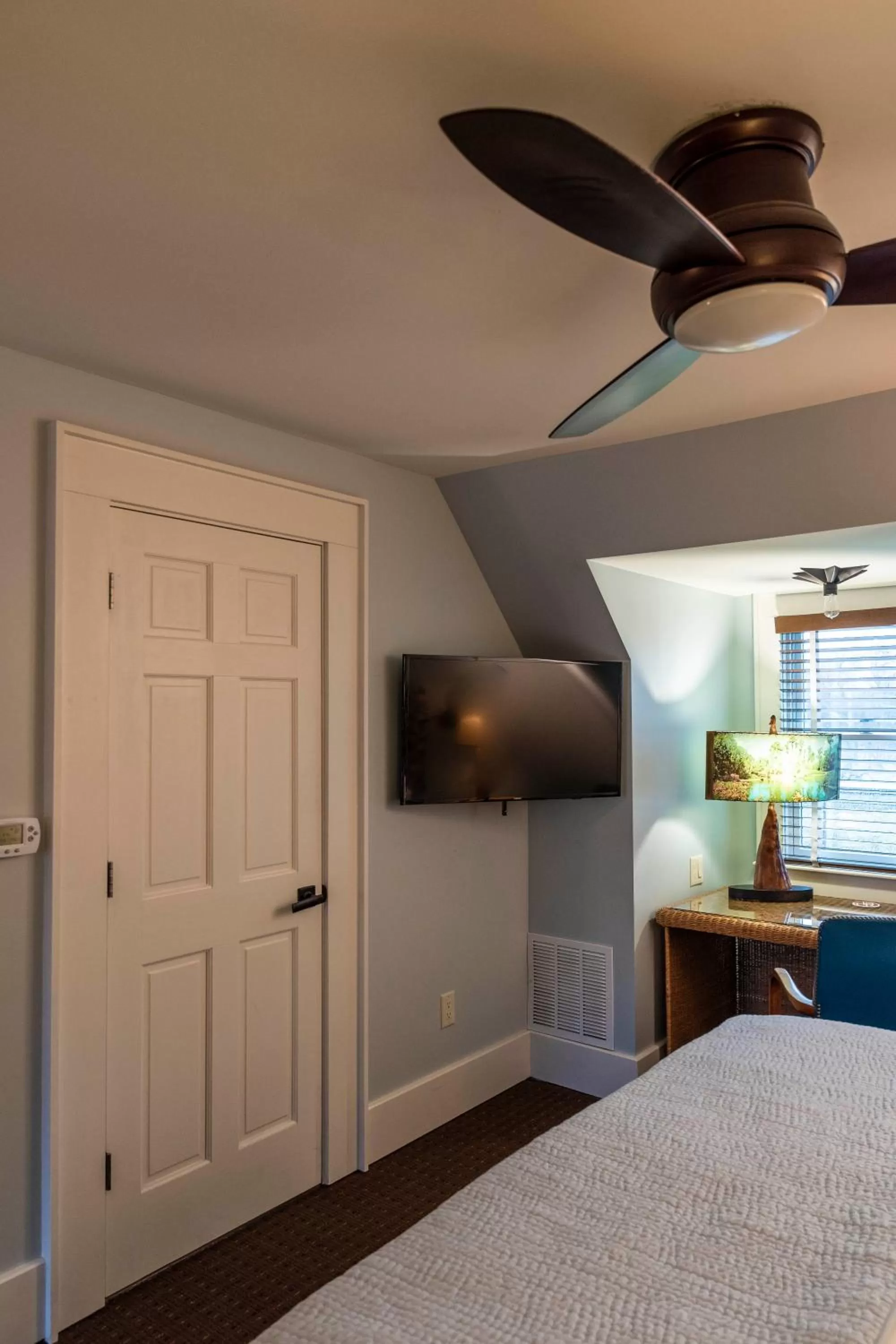 TV and multimedia, Bed in Hotel Broad Ripple