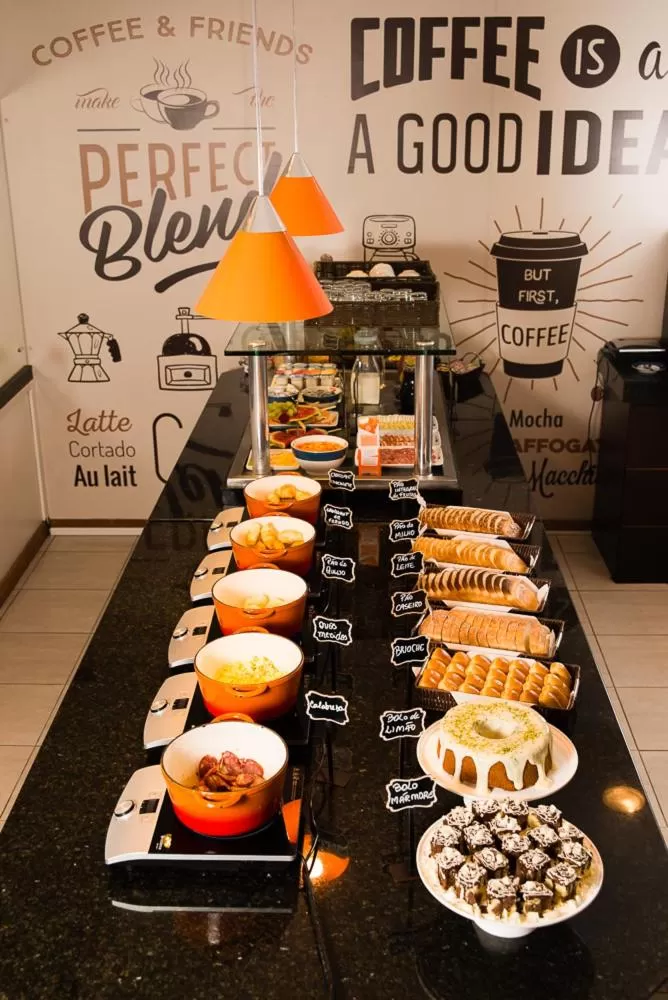 Food and drinks in Hotel Campo Largo Express