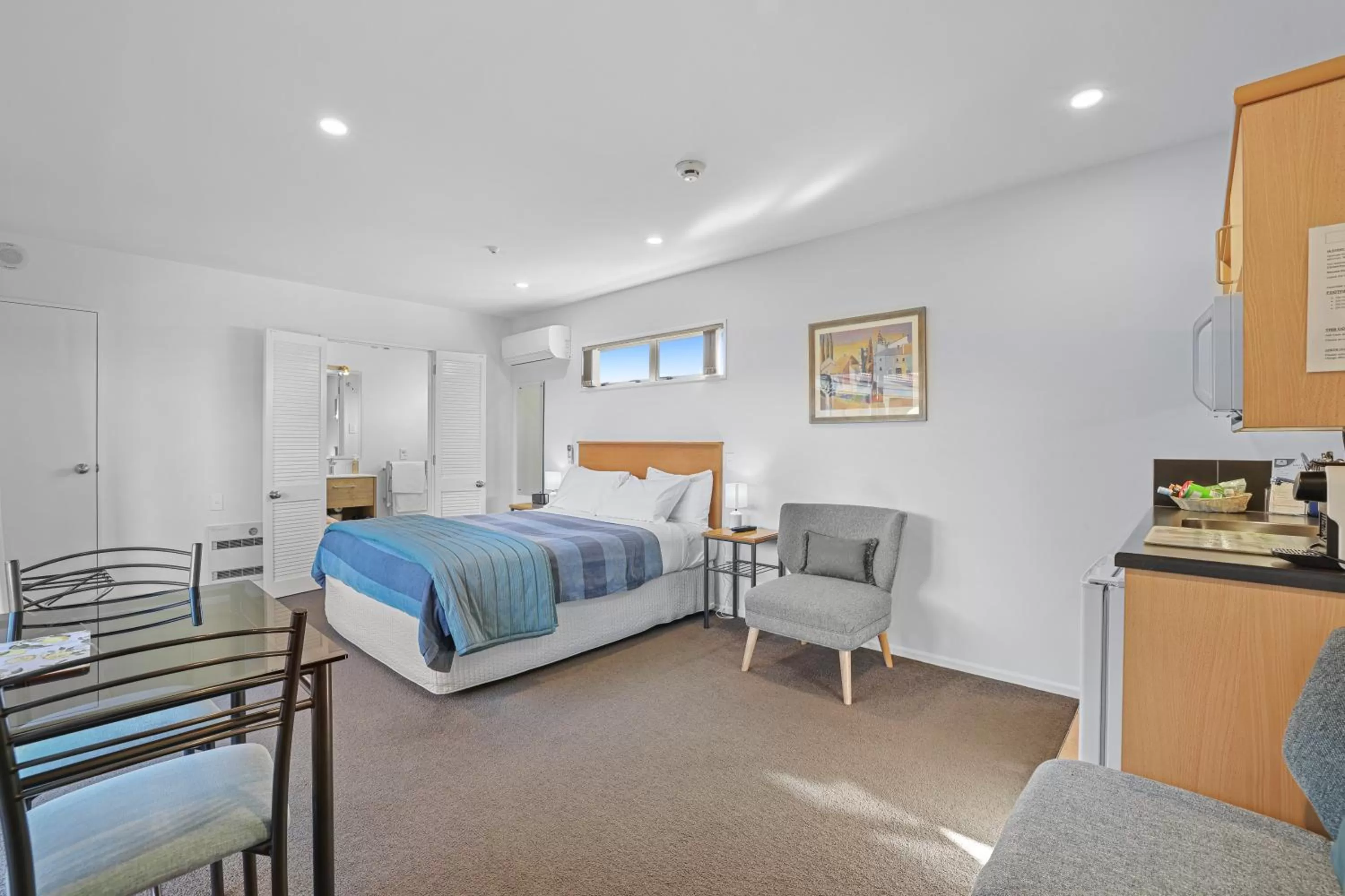 Bed in Lorenzo Motor Lodge