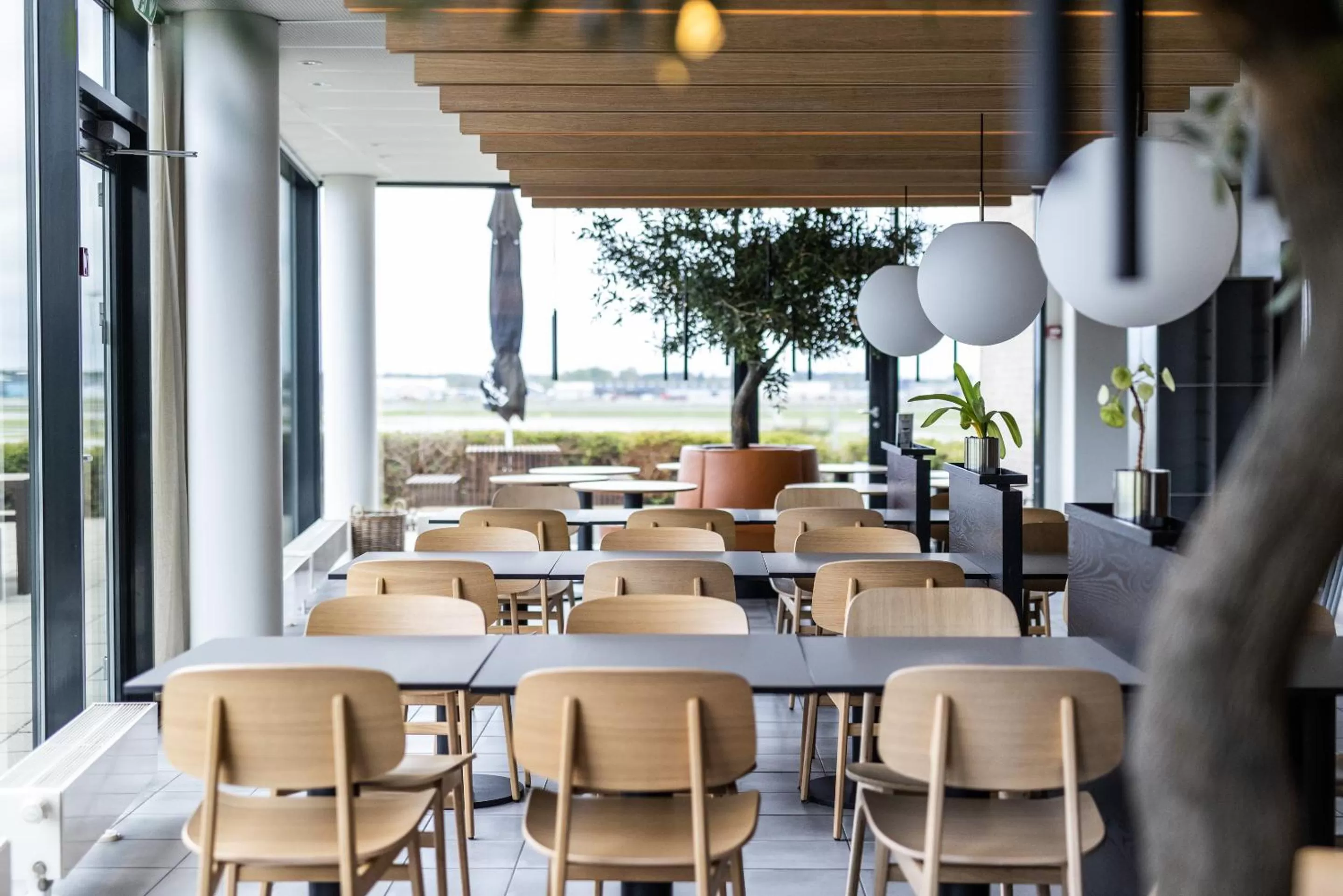 Restaurant/places to eat in Airport Hotel, Billund