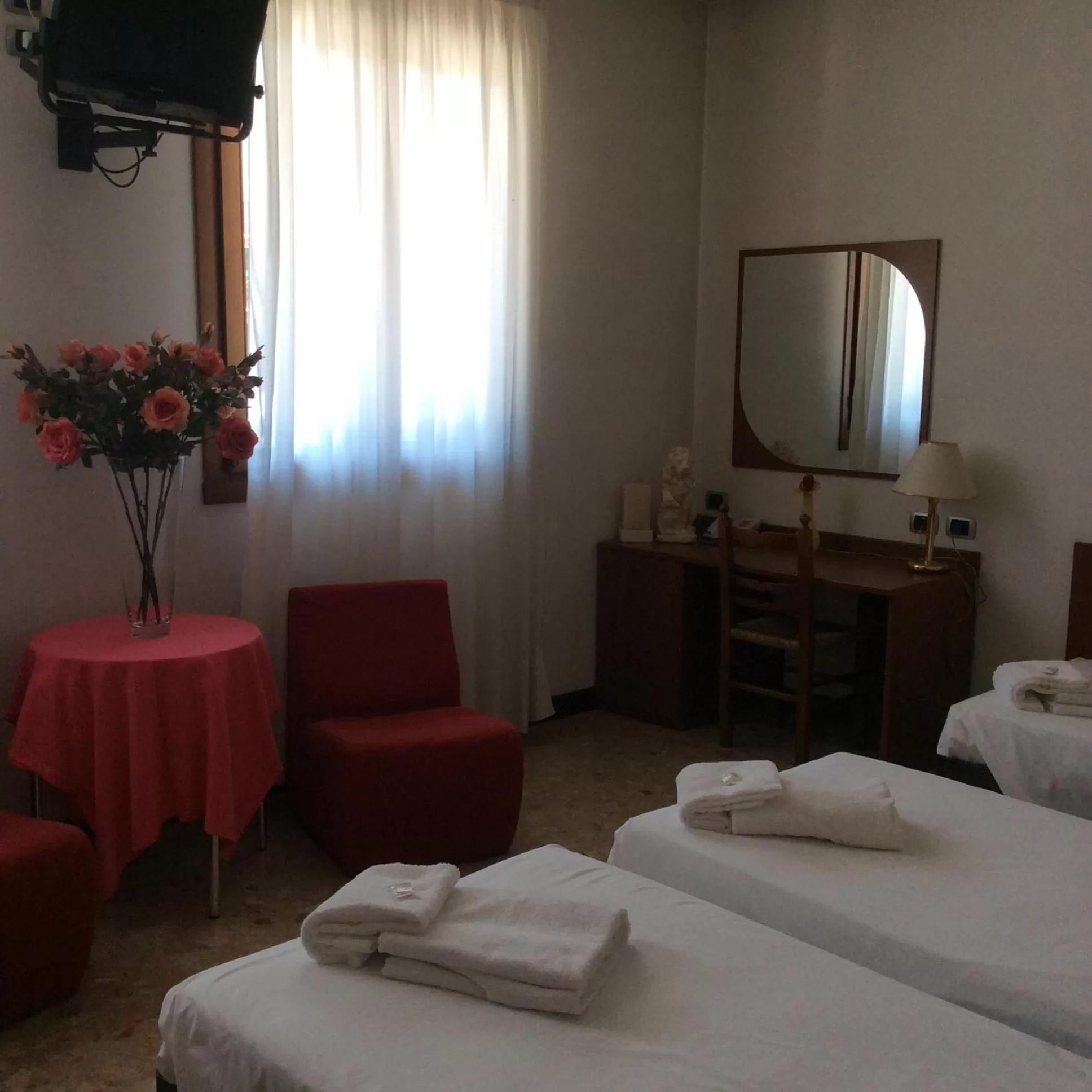 Bedroom, Bed in Hotel Pizzeria Ristorante "Al Leone"