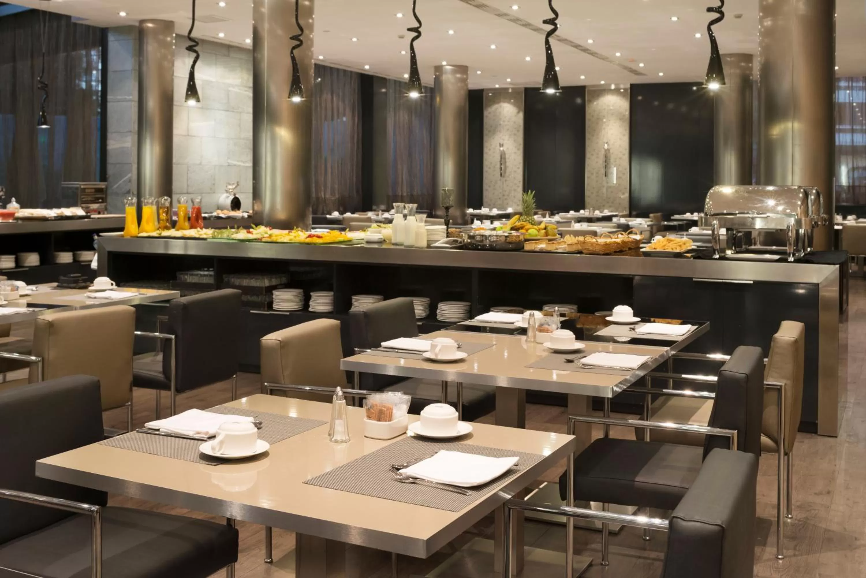 Restaurant/places to eat in Eurostars Palace