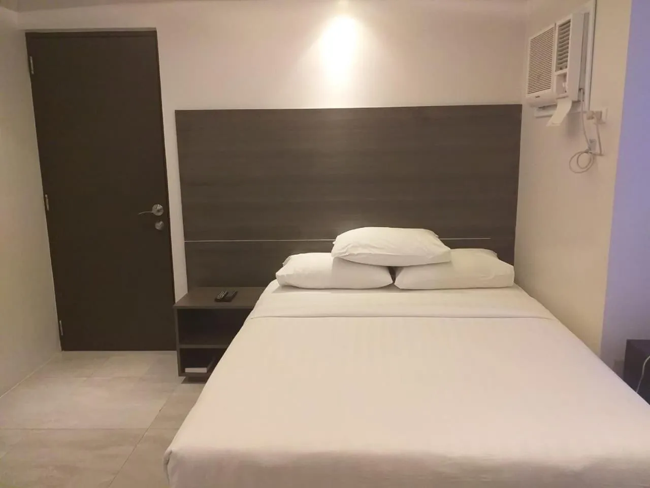 Bedroom, Bed in Mabolo Royal Hotel