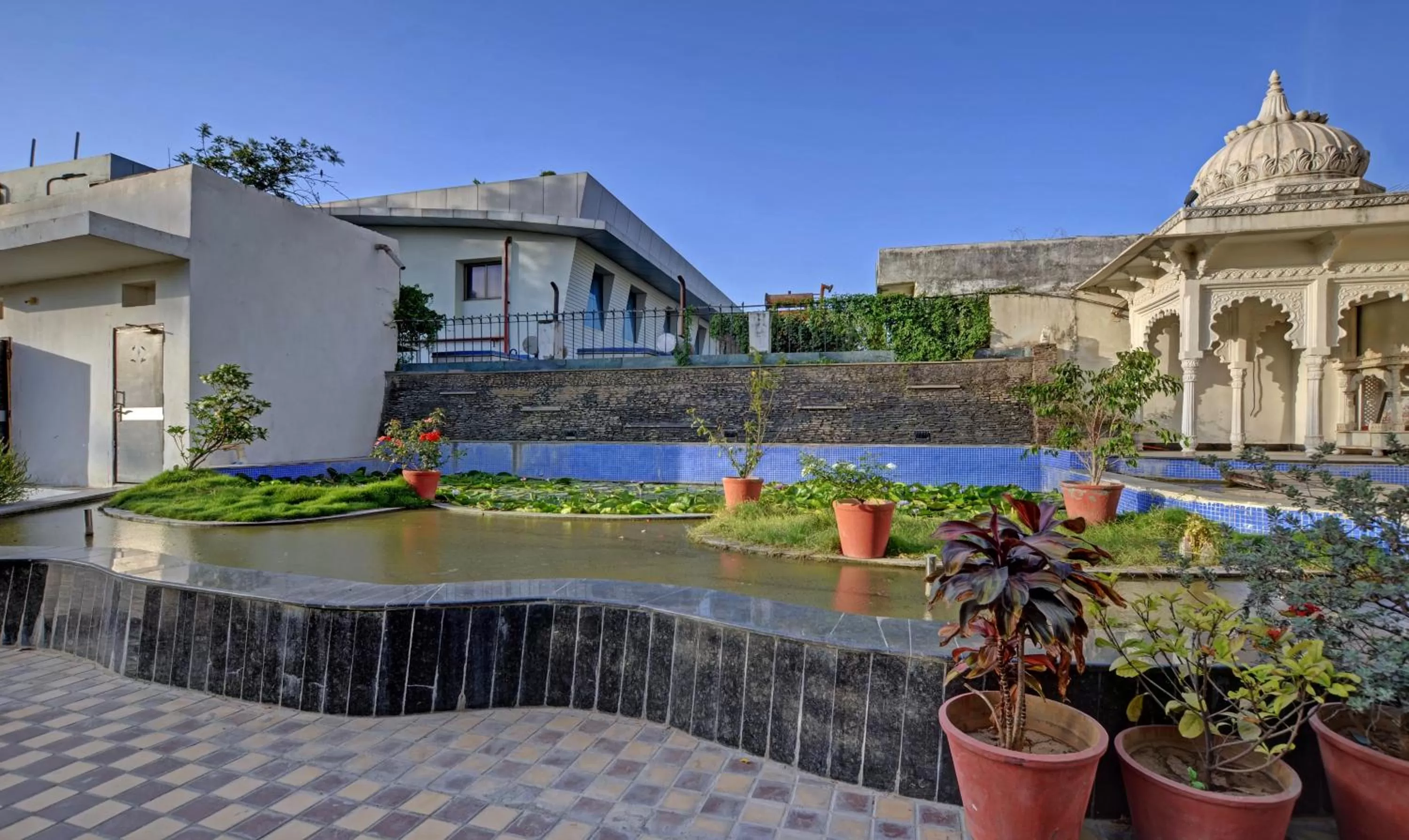 Swimming Pool in Treebo Trend Spirit Residency