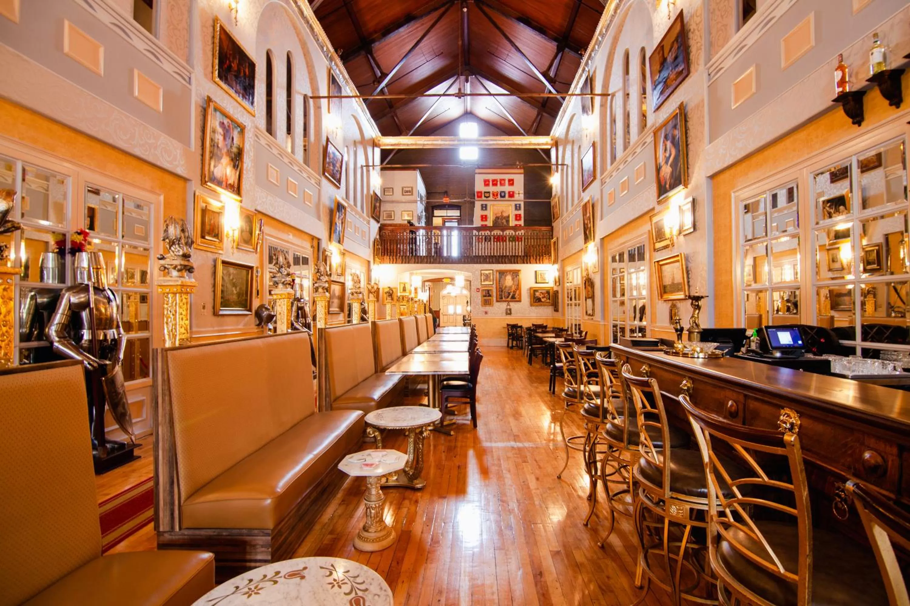 Restaurant/places to eat in Amsterdam Castle NY