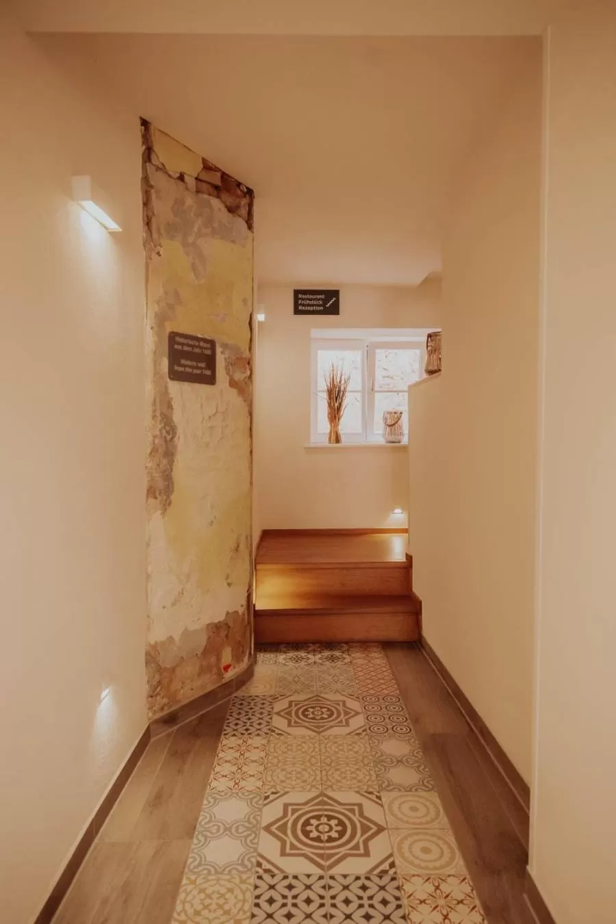 Decorative detail, Bed in Altstadtmittehotel Sonne