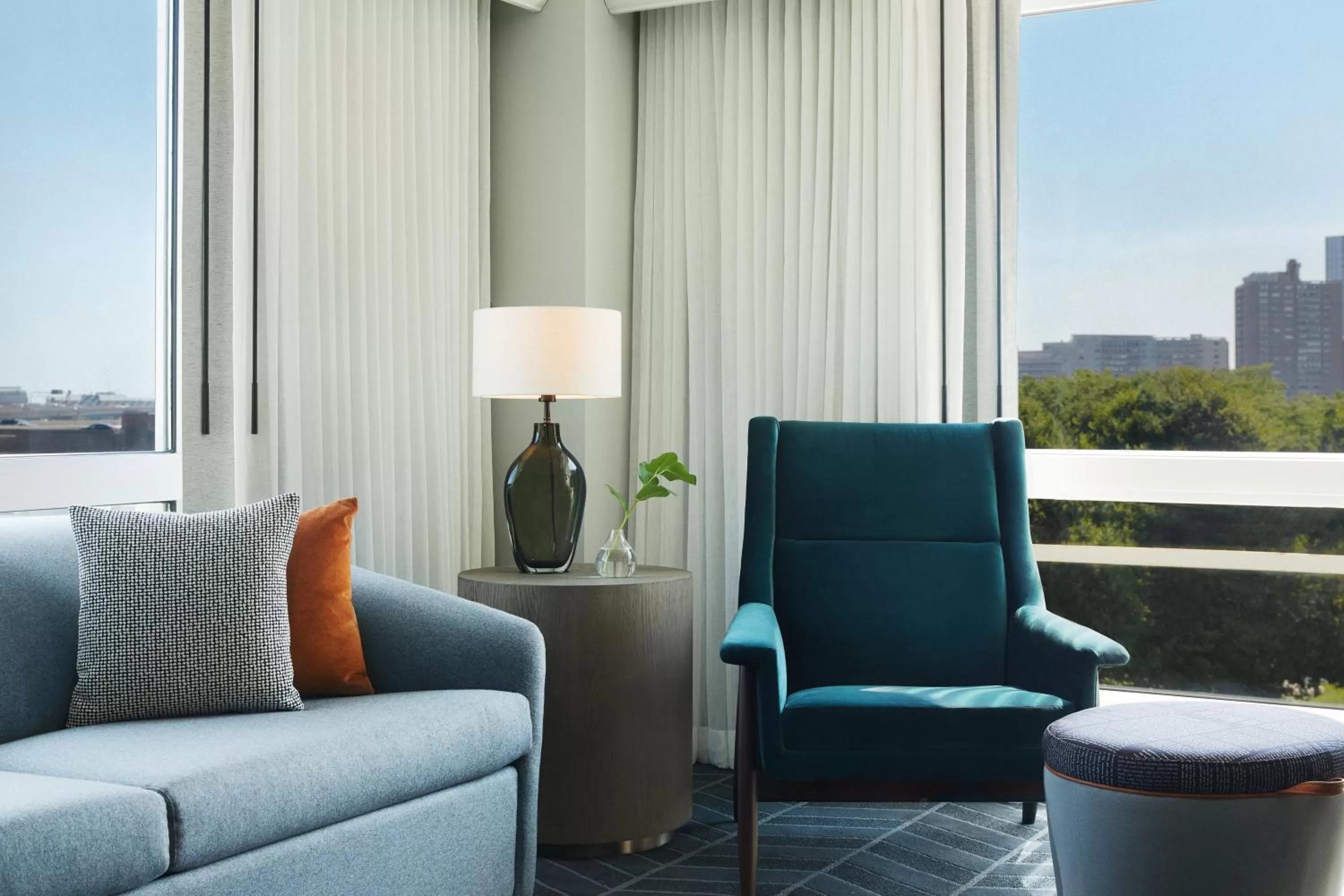 Photo of the whole room in Kimpton Marlowe by IHG