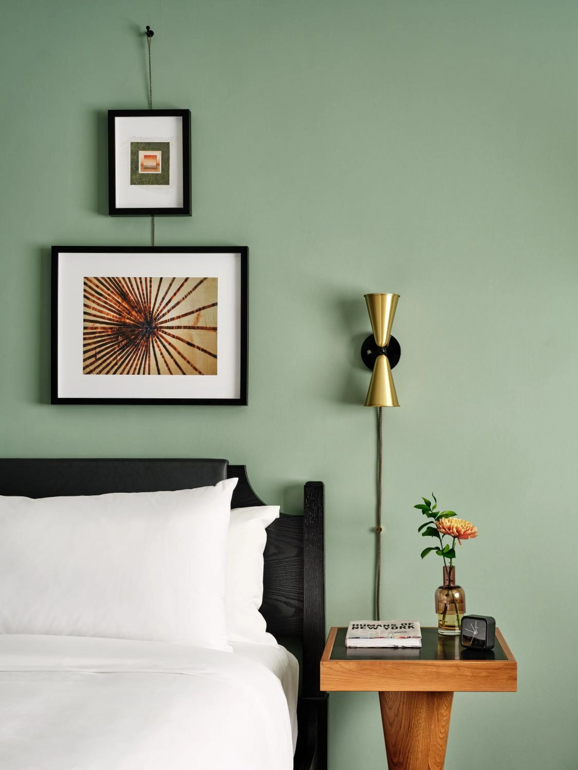 Bed in Romer Hell's Kitchen