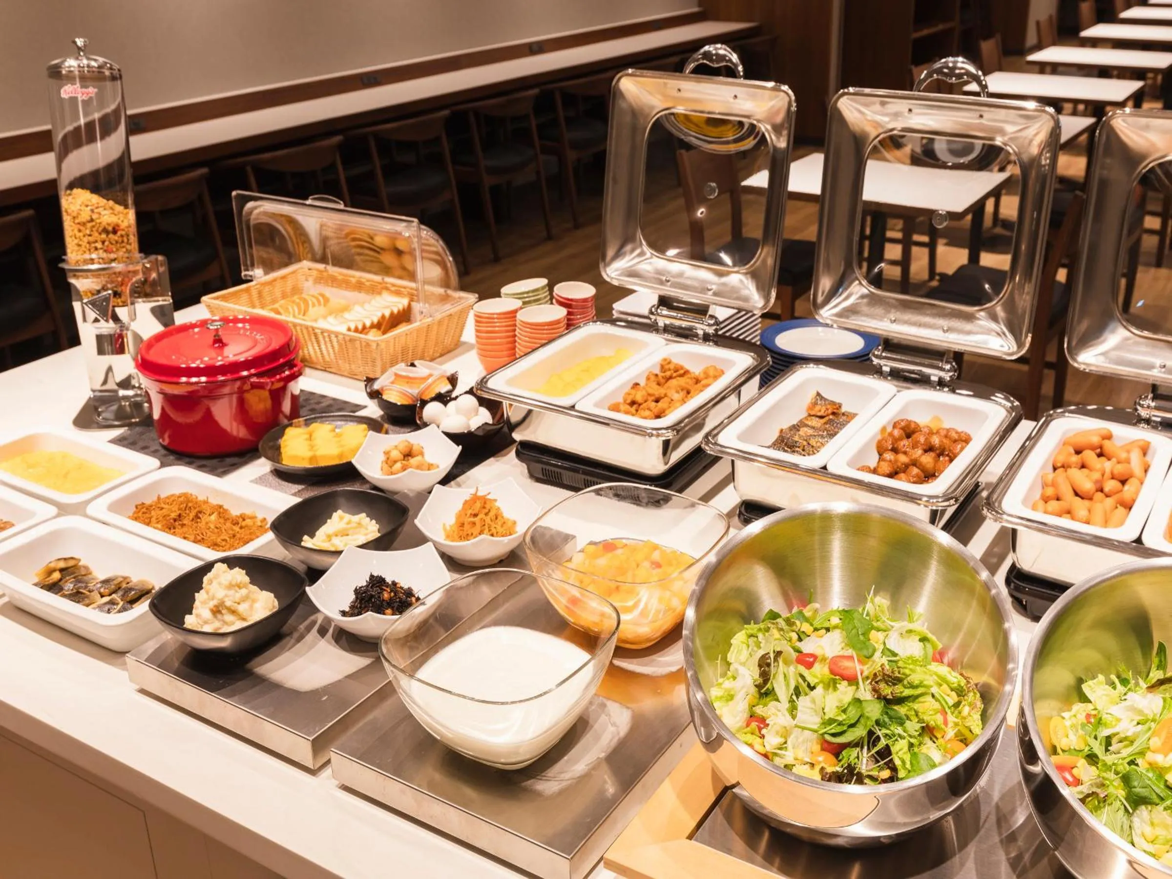 Buffet breakfast in Sotetsu Fresa Inn Daimon