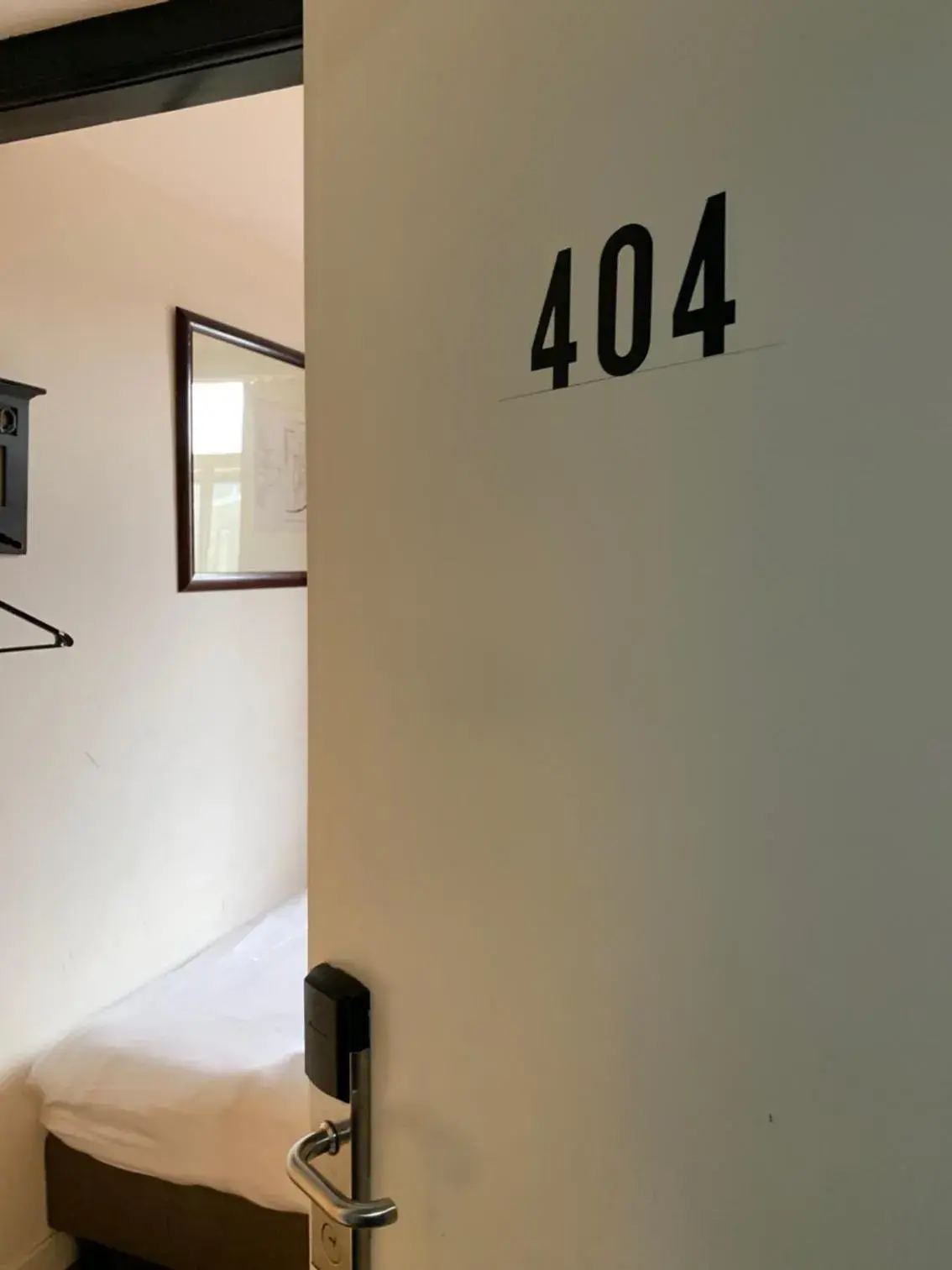 Single Room with Private External Bathroom in Hotel La Belle Vue Single Room with Private External Bathroom in Hotel La Belle Vue