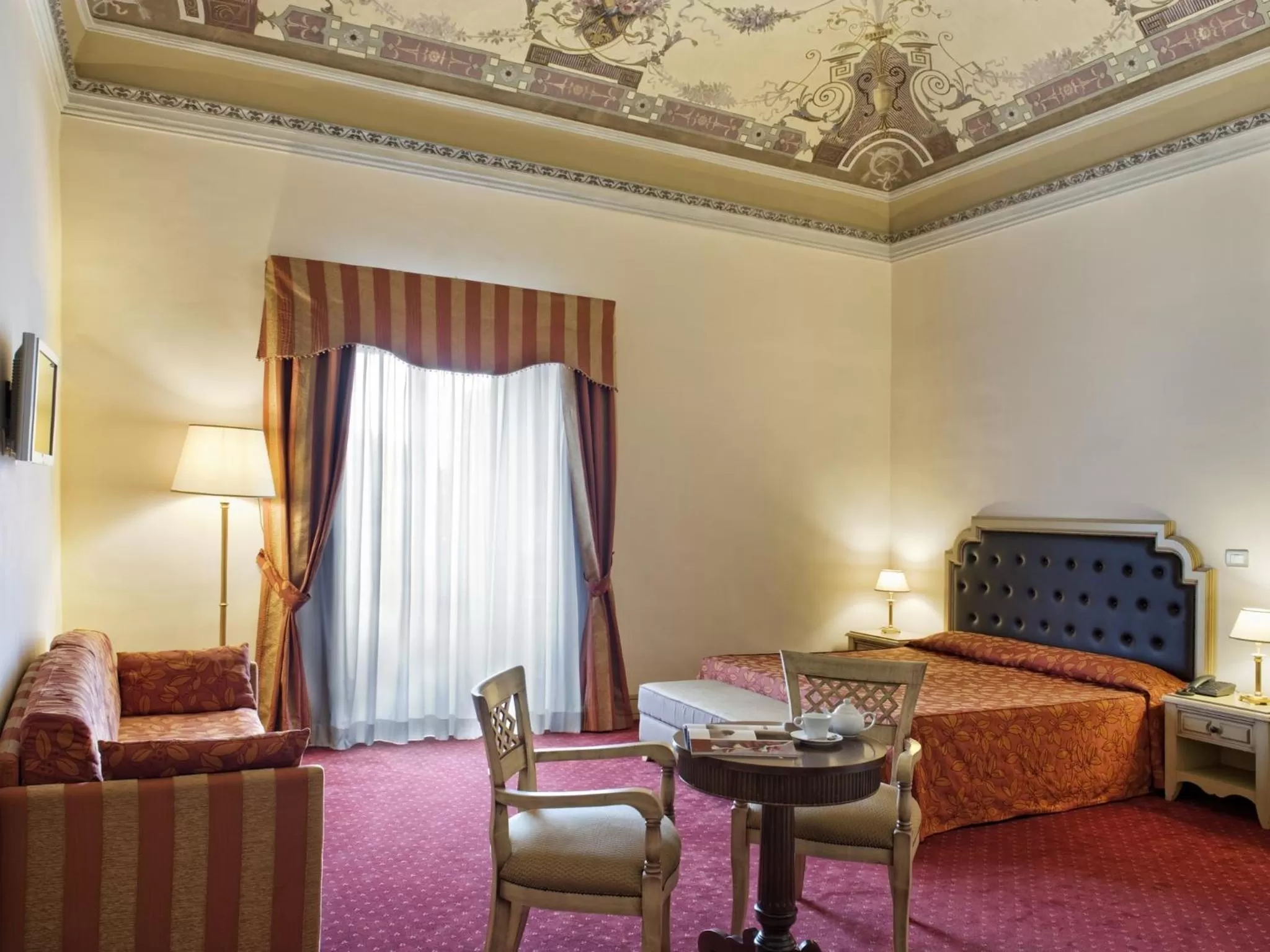Photo of the whole room in Hotel Manganelli Palace