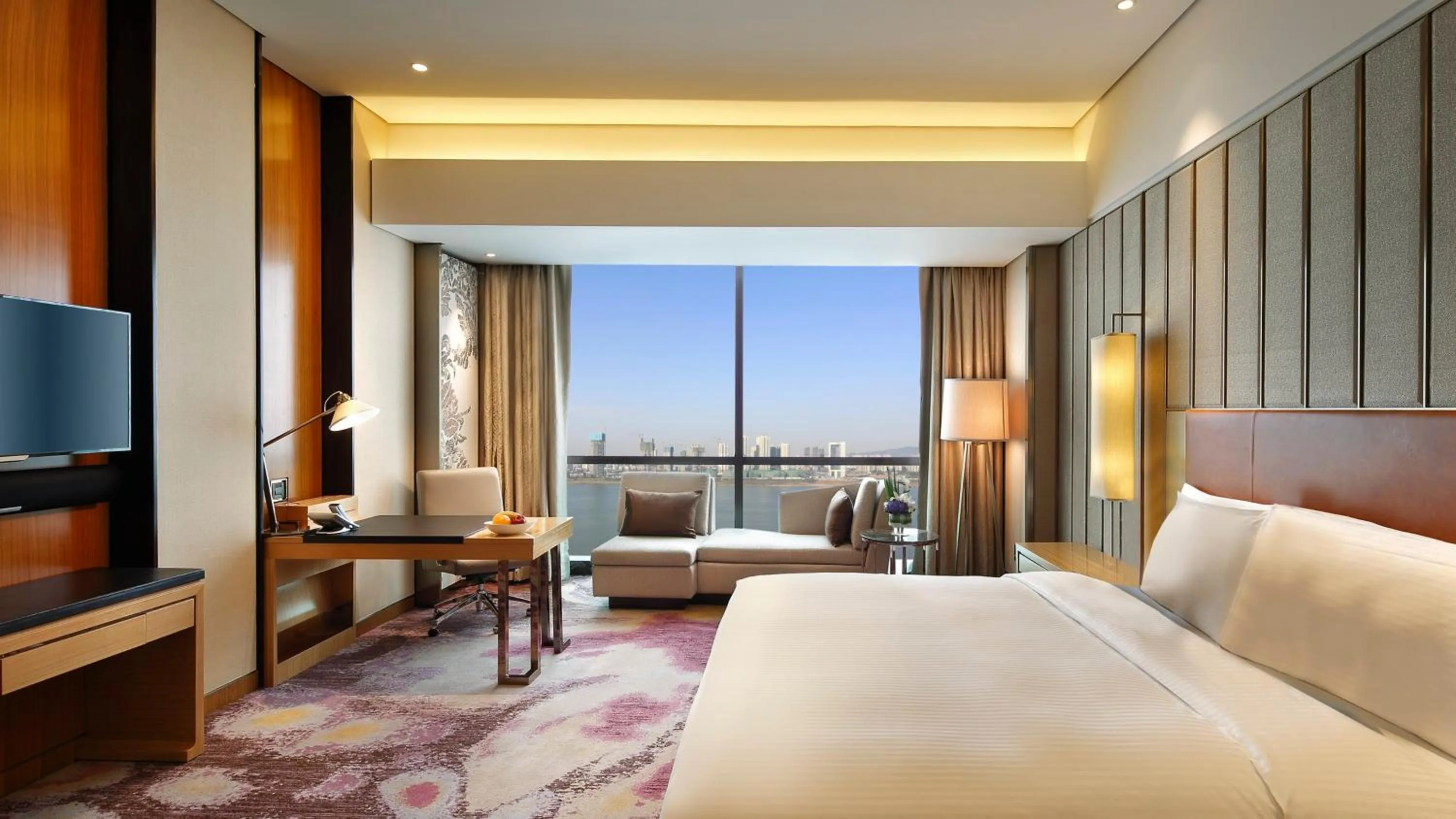 Photo of the whole room, Bed in InterContinental Changsha