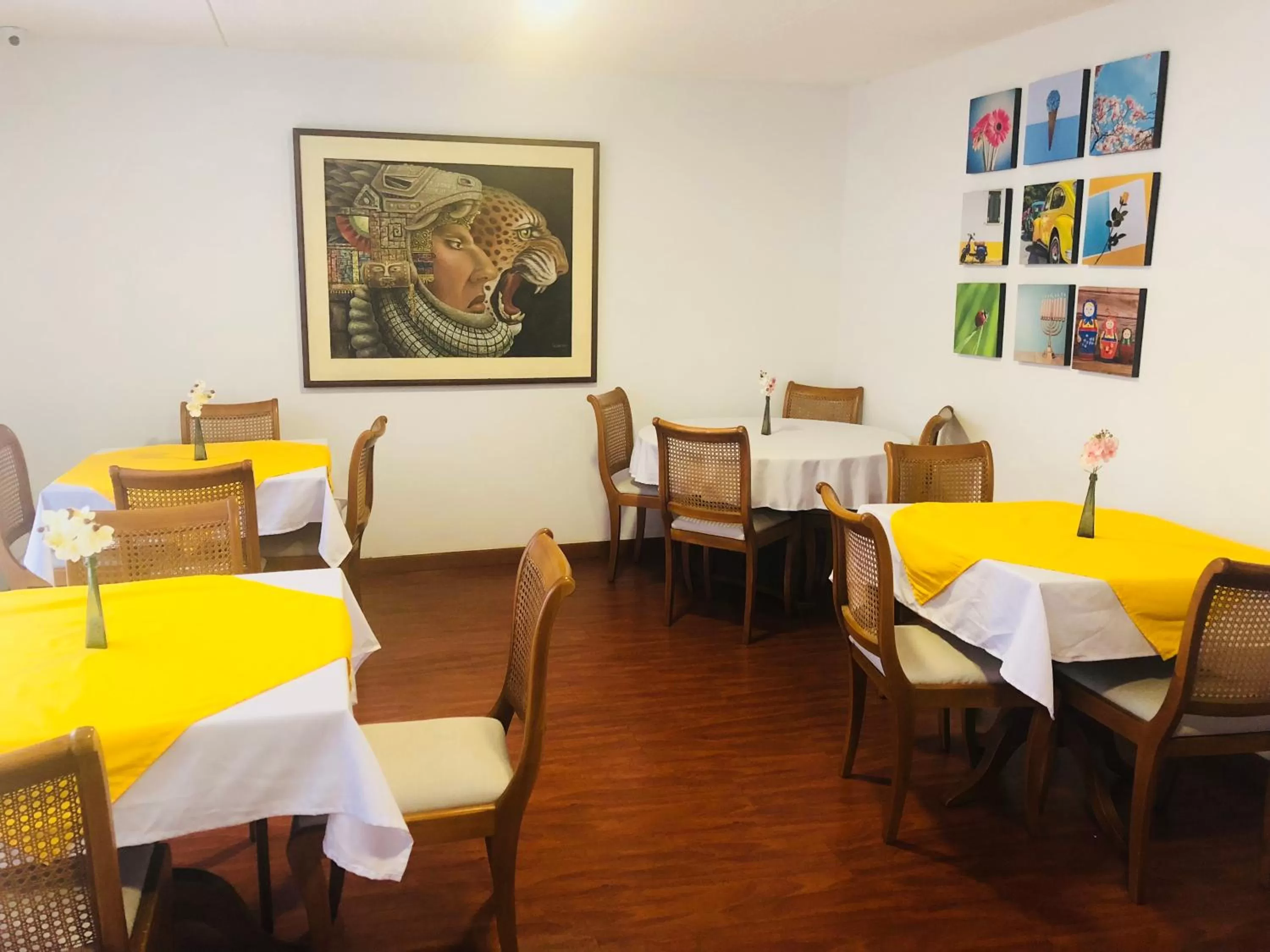 Restaurant/places to eat in Hotel Maceo Chico