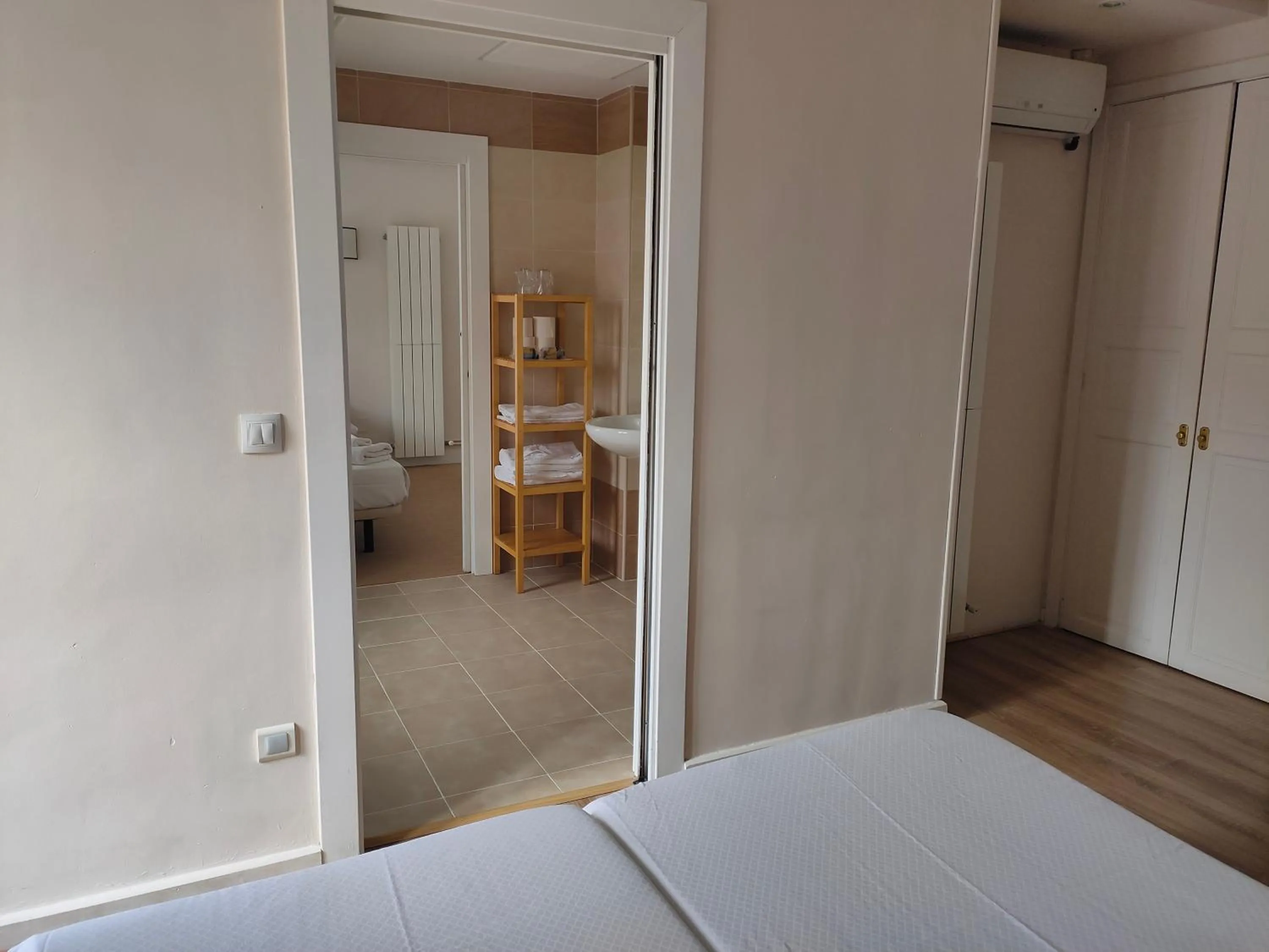 Photo of the whole room, Bed in Hotel Arrope