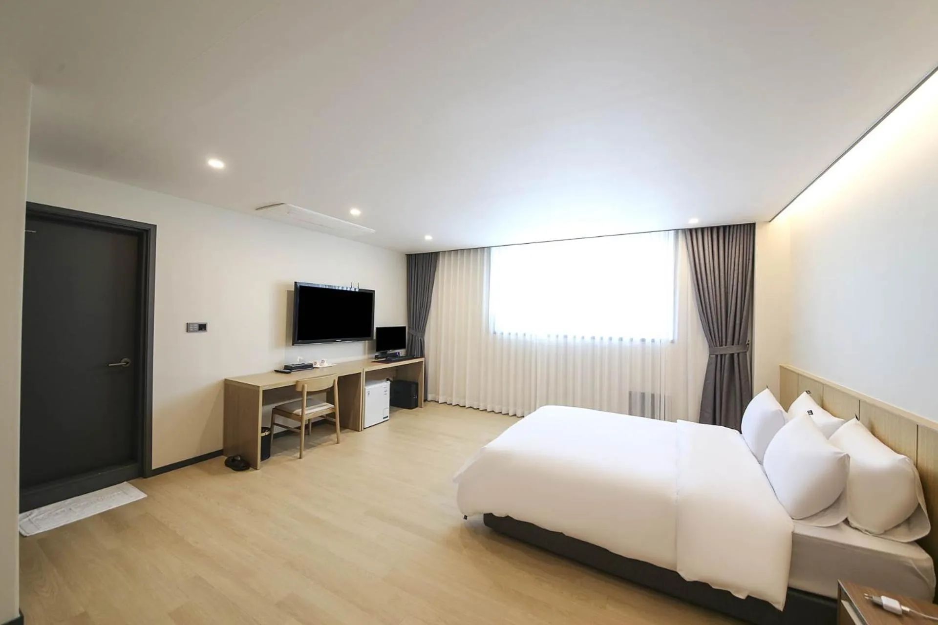 Bed in Benikea hotel