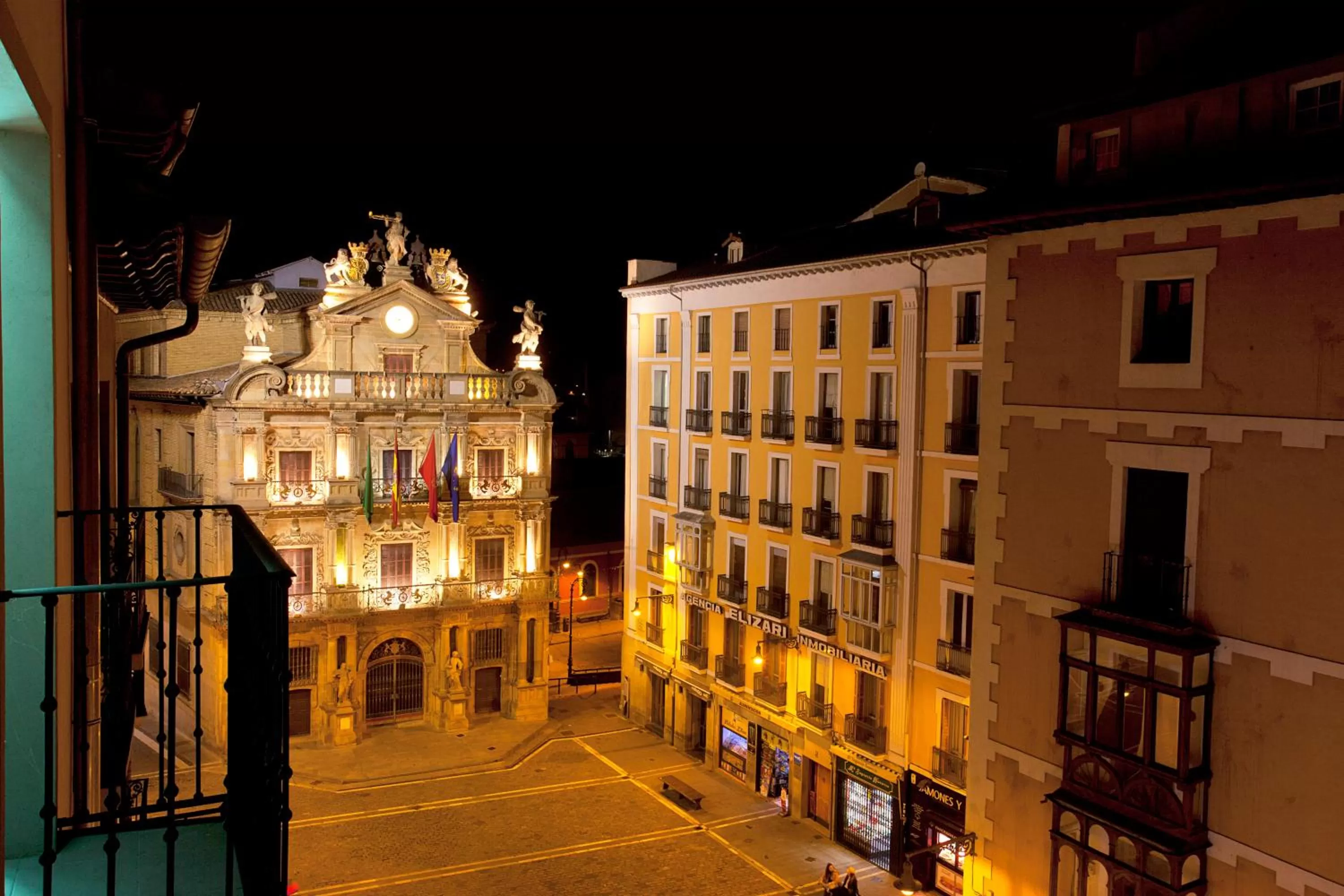Property building in Hotel Pompaelo Plaza del Ayuntamiento & Spa