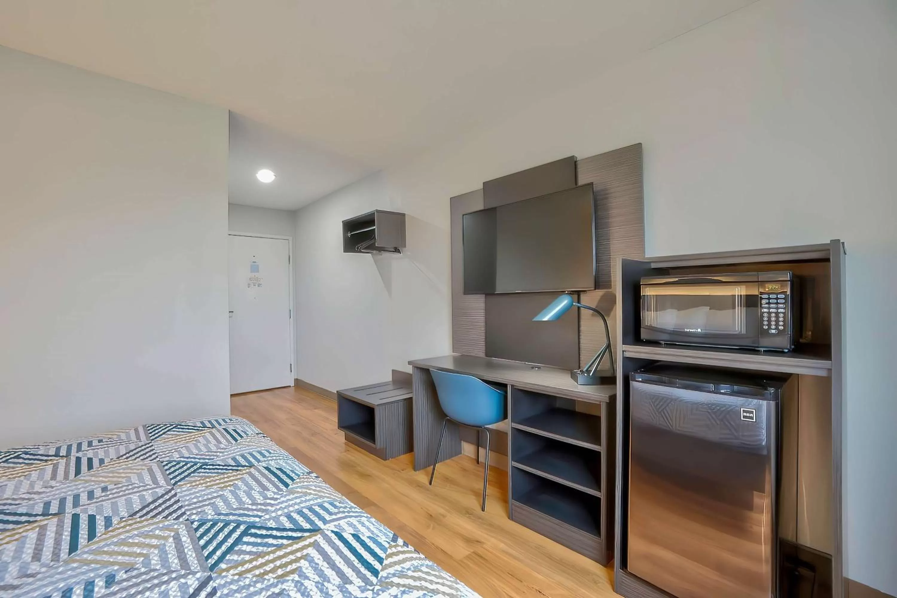 Bedroom, Bed in Motel 6-Denison, TX