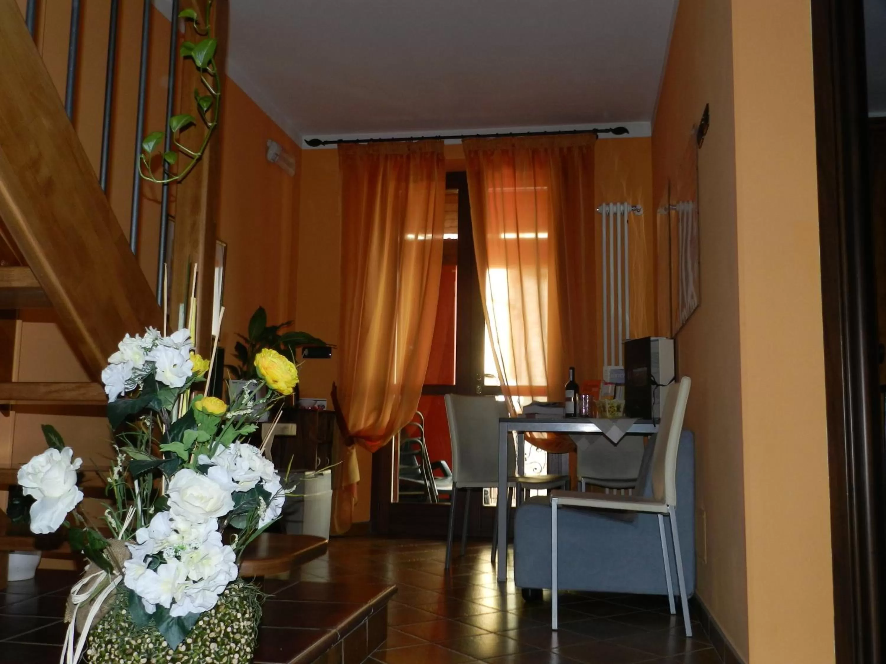 Other, TV/Entertainment Center in L'Angolo di Rosina