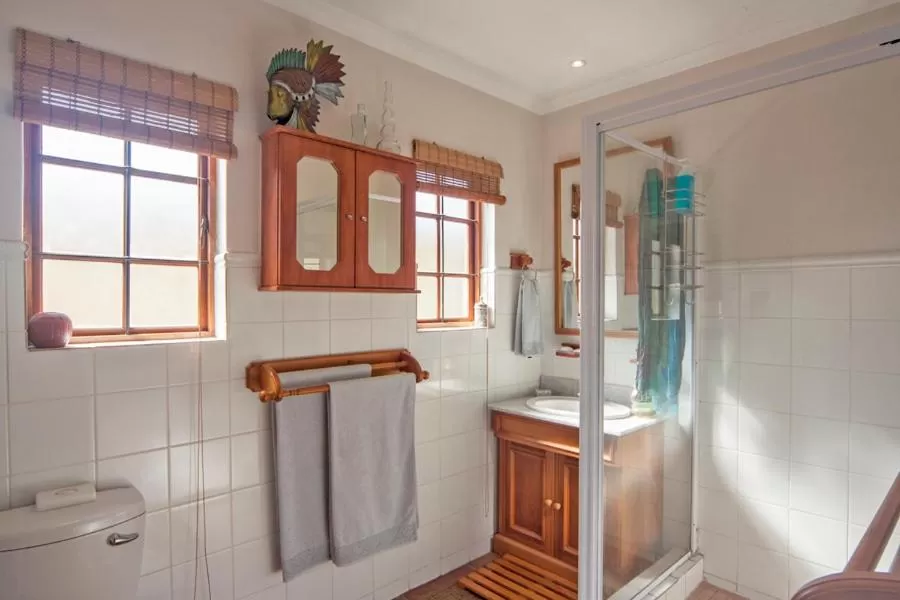 Shower in 79 On Ridge