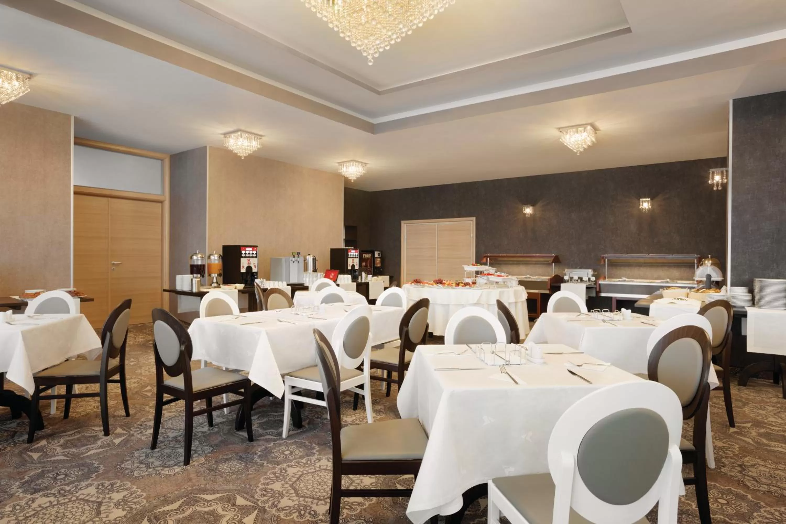 Restaurant/places to eat in Ramada by Wyndham Constanta