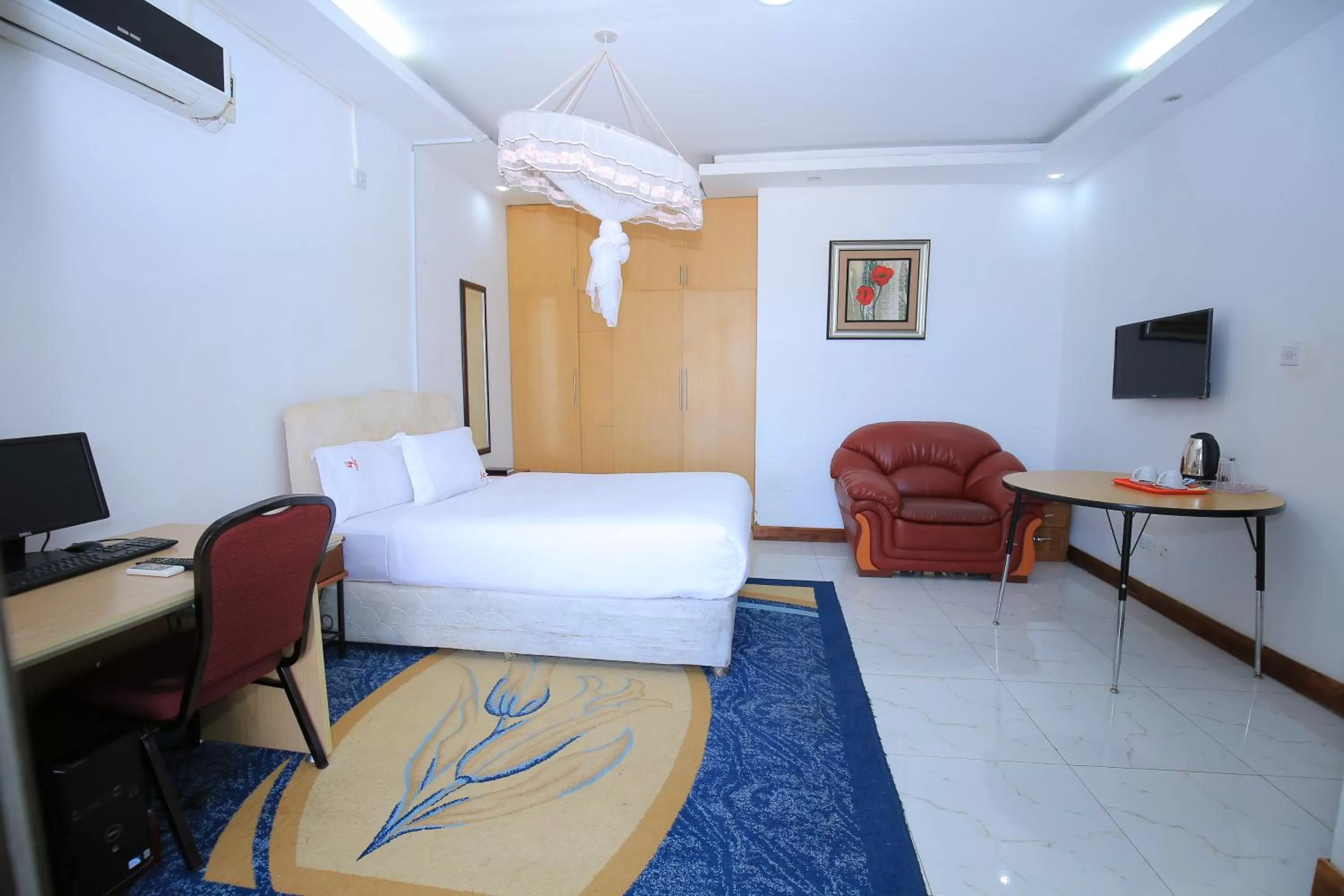 Bed in Frontiers Hotel & Conference Entebbe