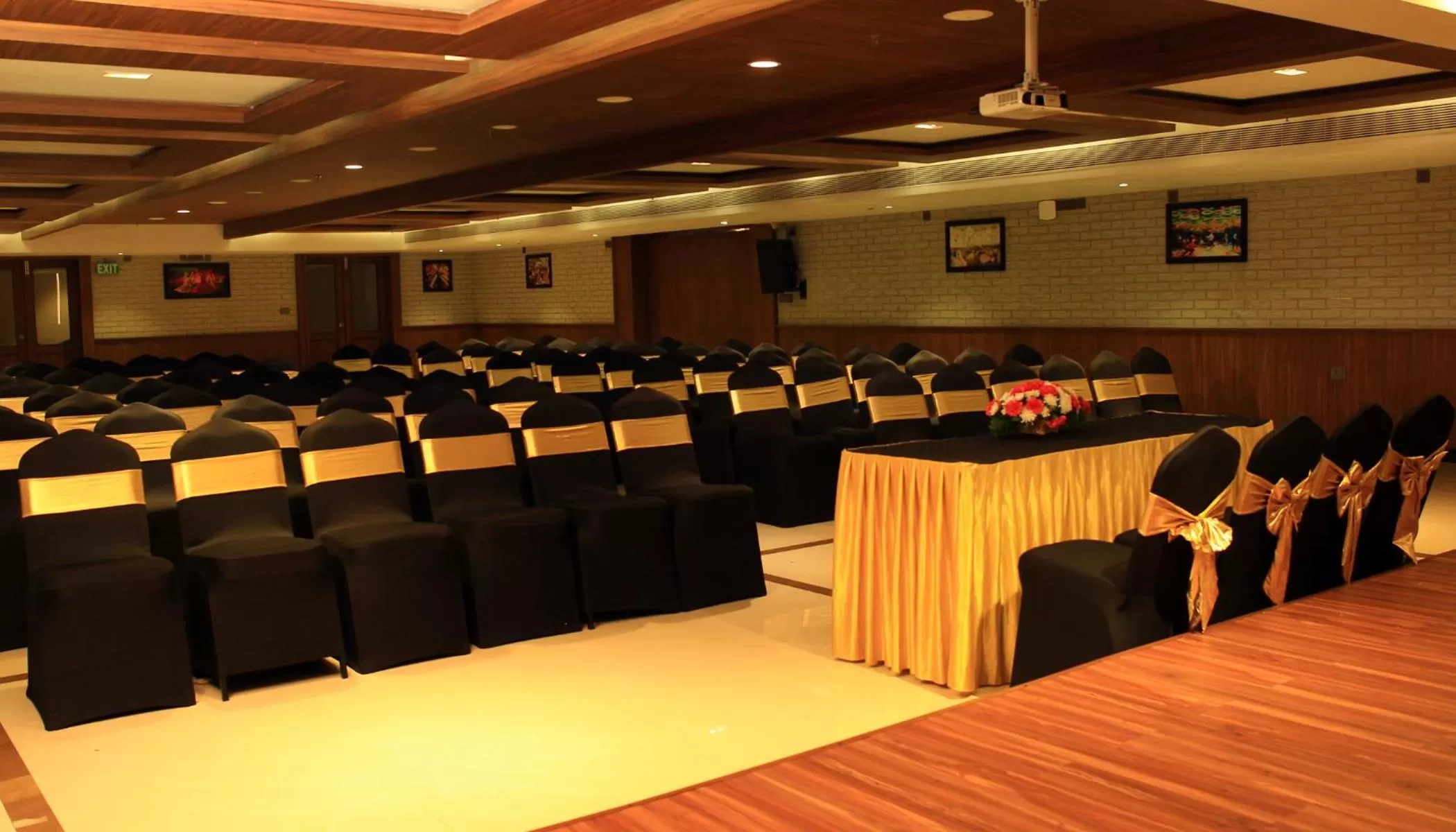 Banquet/Function facilities in YASH INTERNATIONAL