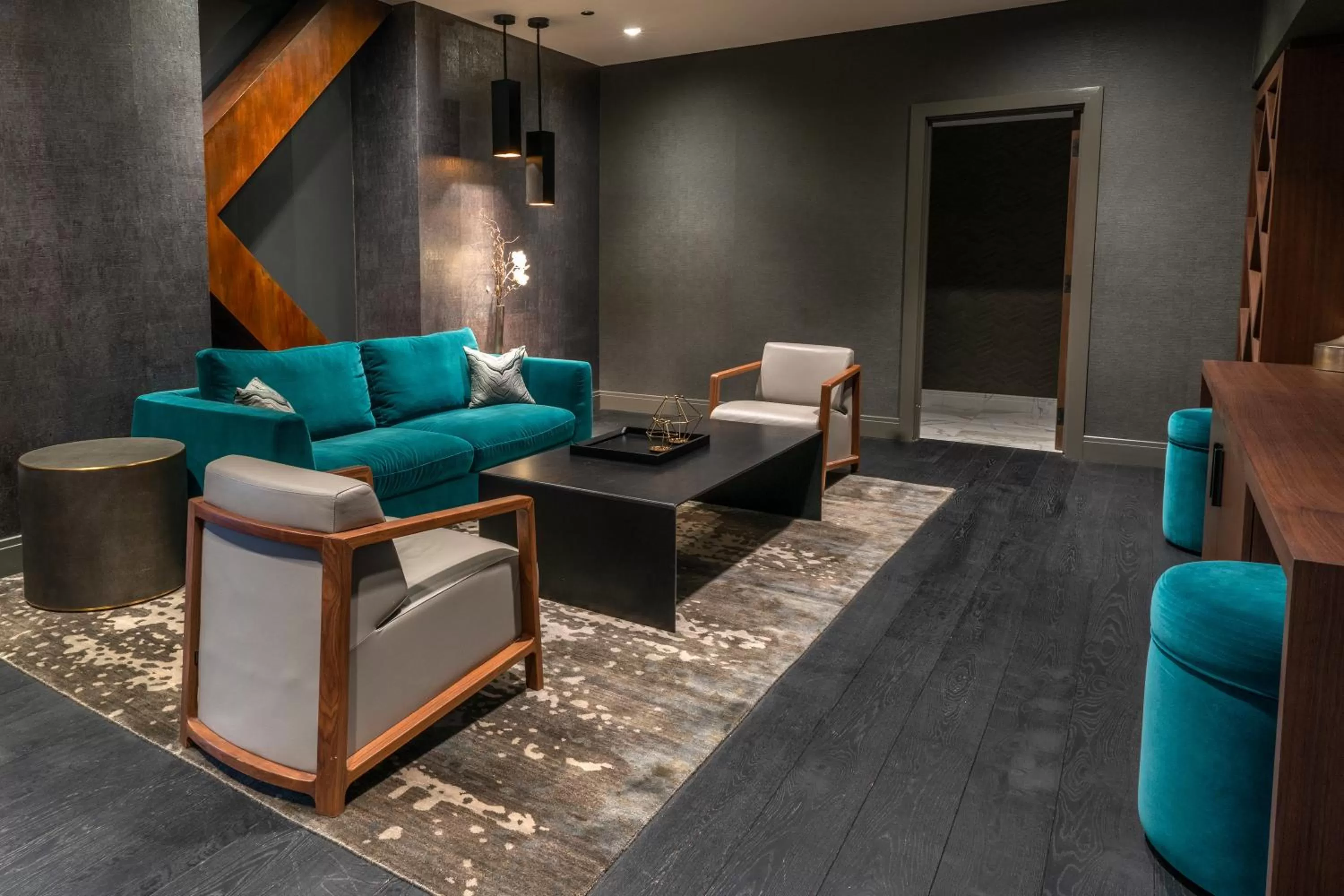 Living room in The Hotel & Athletic Club at Midtown